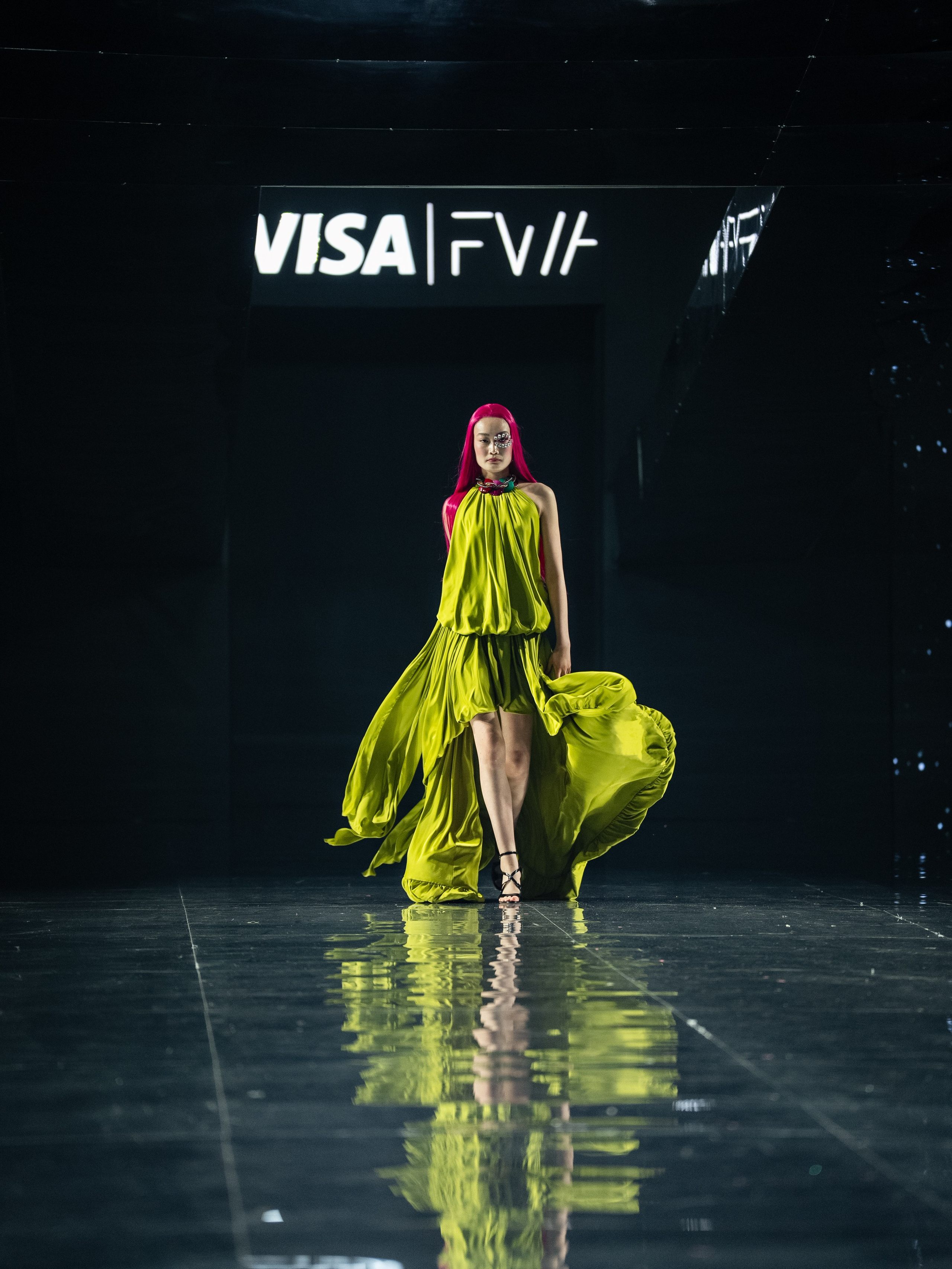 Visa Fashion Week YESYES. Сайт Алматинского НЮ АРТ, будуар и фэшн фотографа Дениса Карпенко