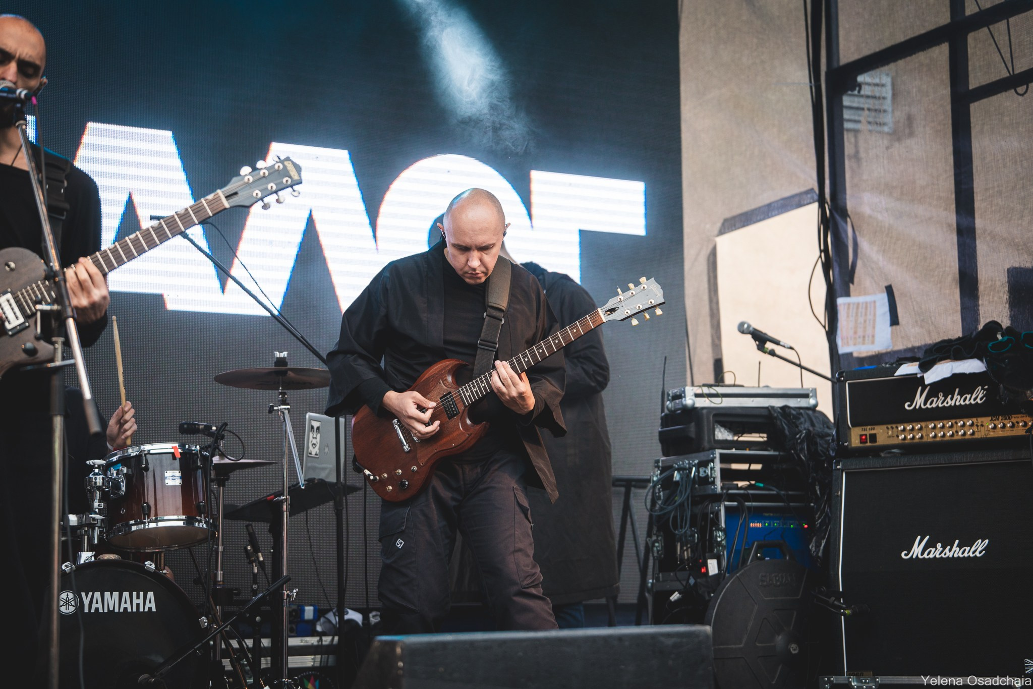 Живой 2025 — День 1. Елена Осадчая — фотографирую музыку на сцене и в жизни