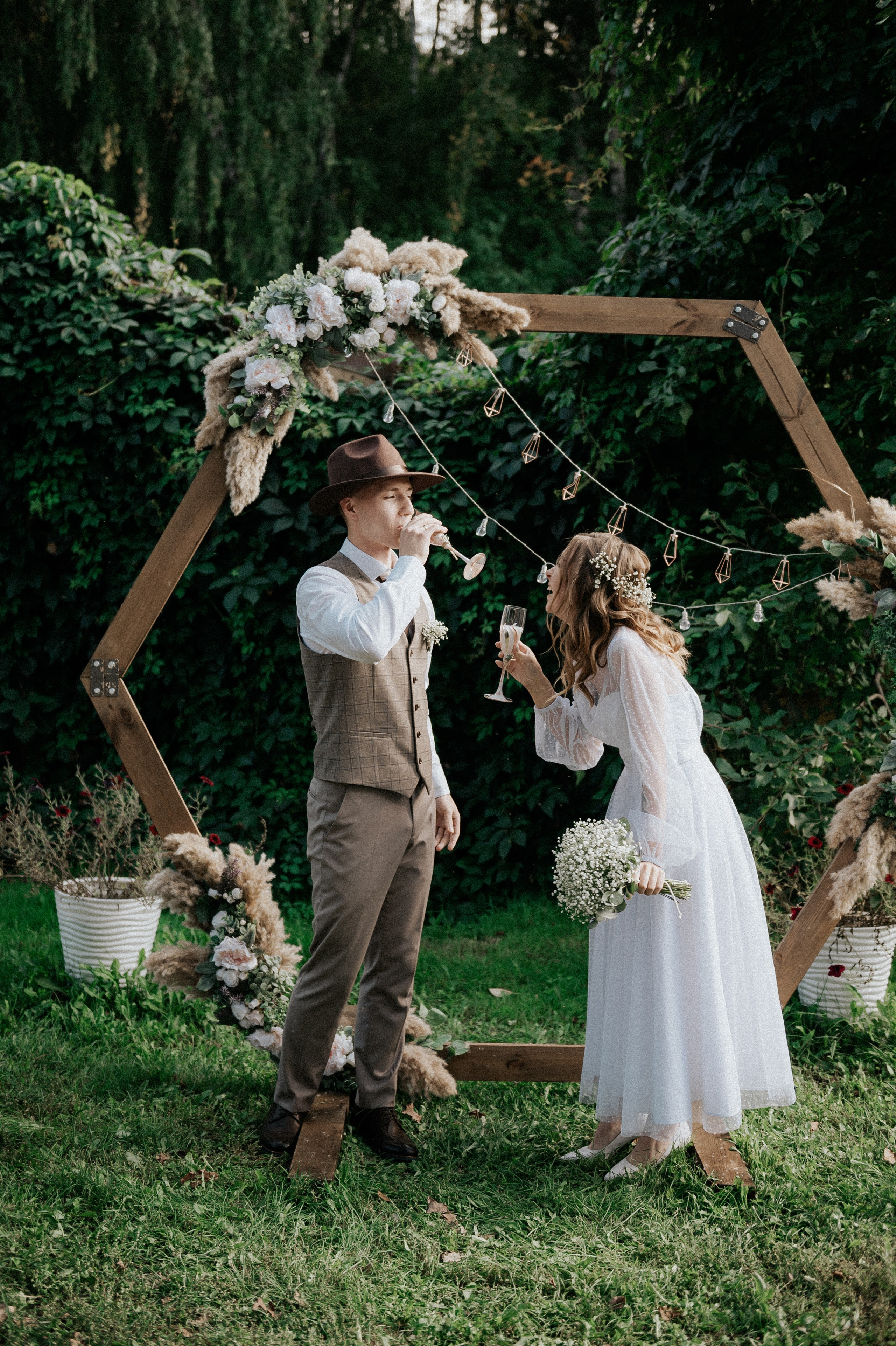 Свадебные фотографии. Фотограф в Барнауле Дарья Бутурлакина. Люби.Цени.Касайся