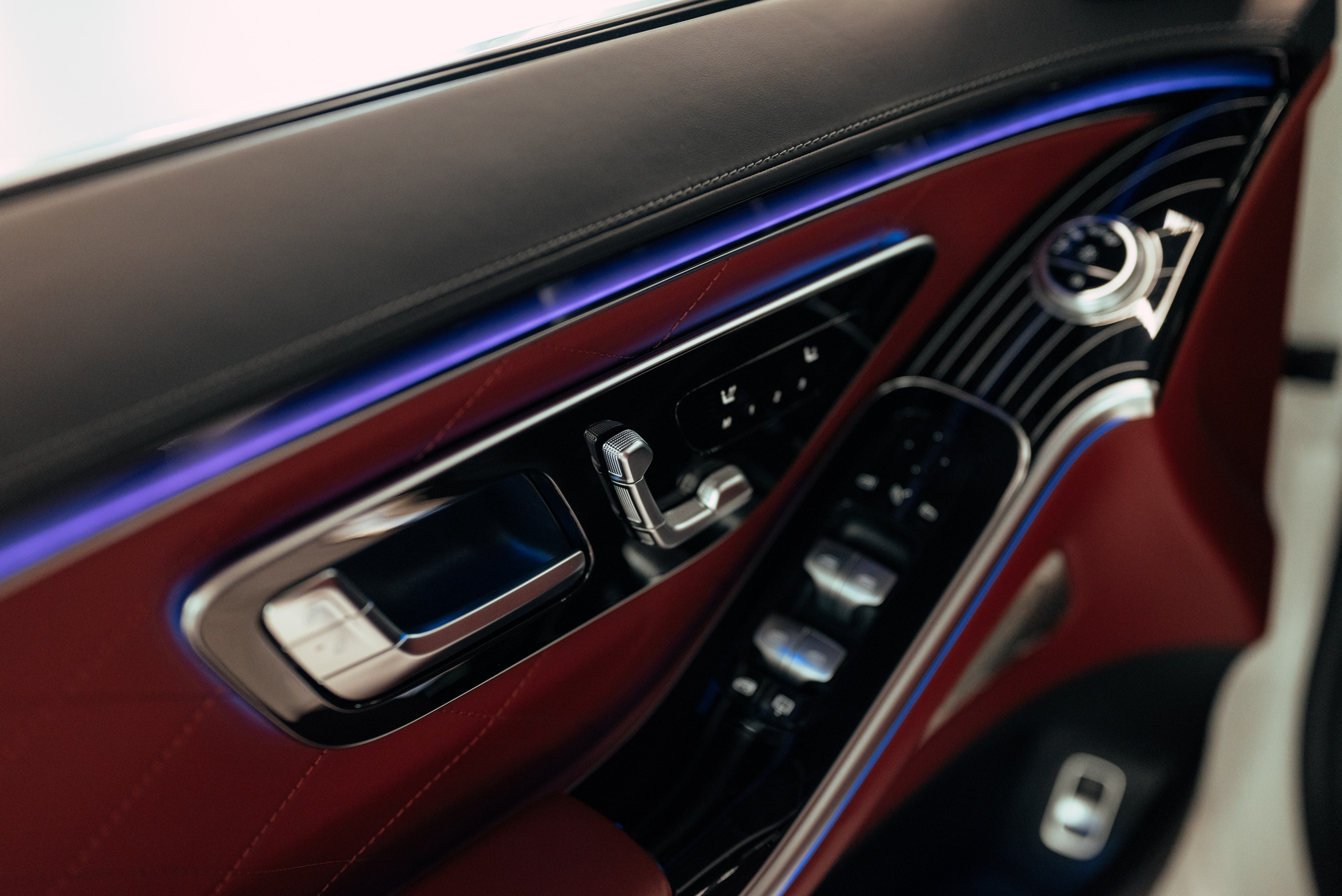 Mercedes 223 white on red. DeLorein