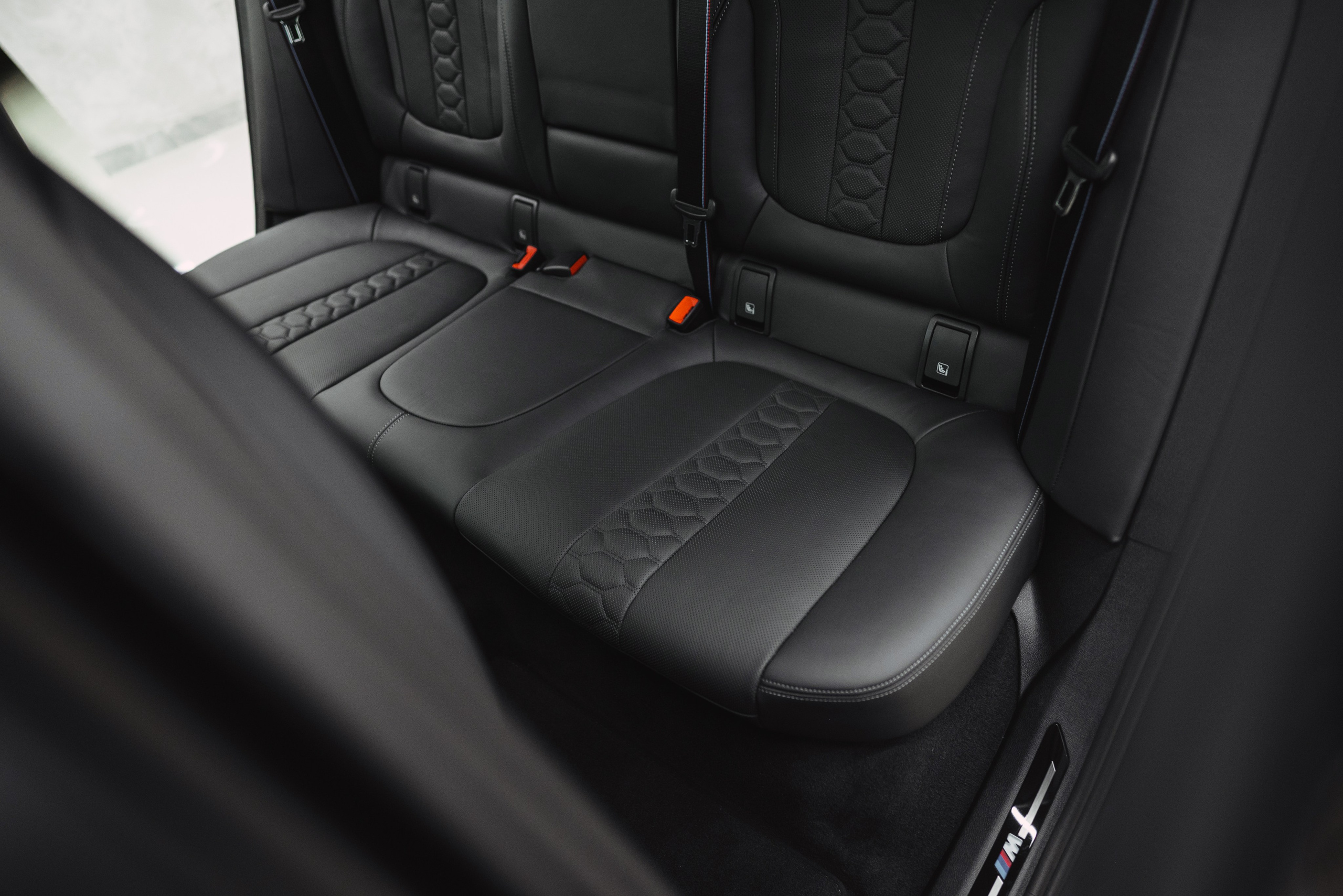 BMW X6M матовый. DeLorein