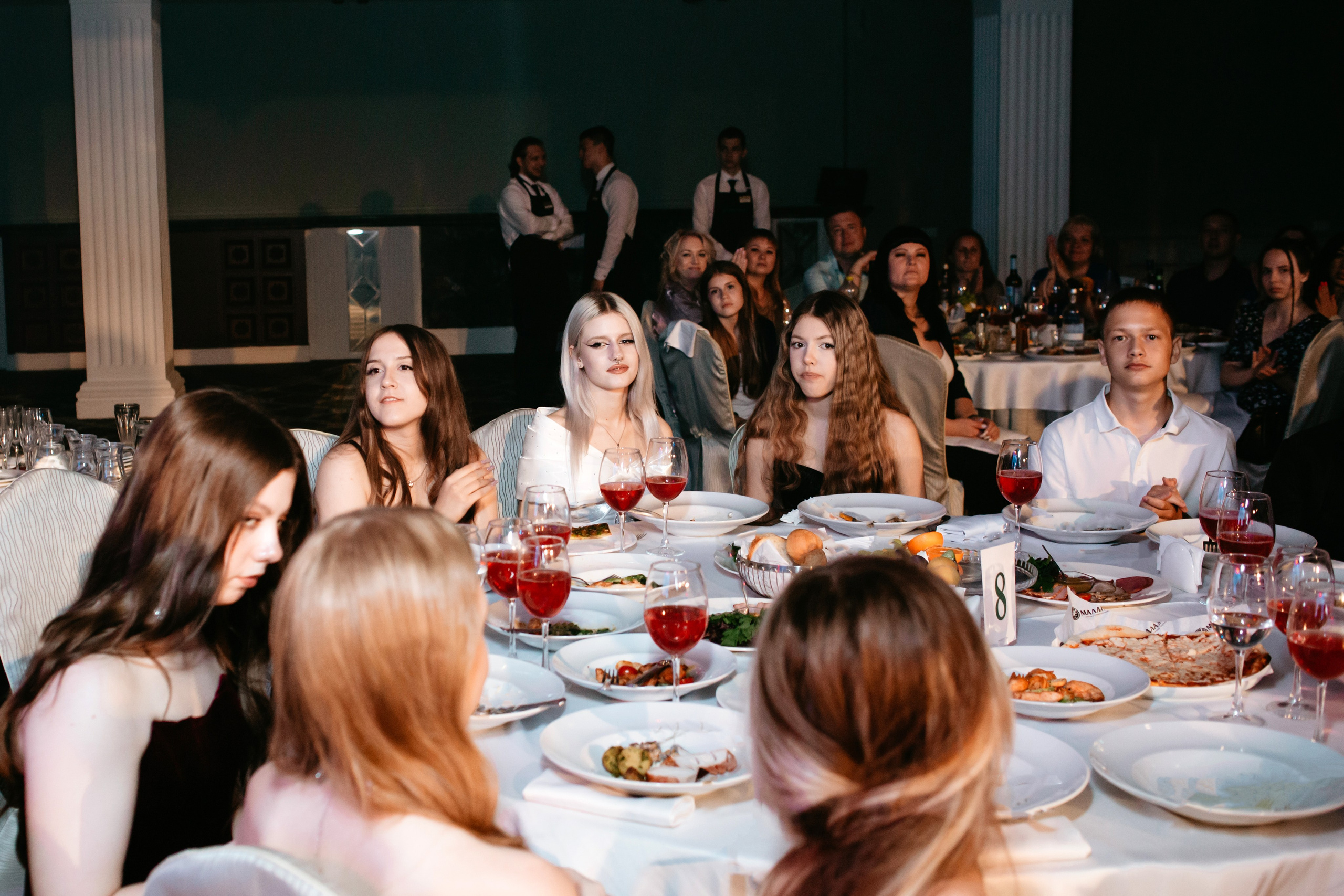 Выпускной 2025 (9класс) 124 школа. Фотограф в Челябинске Ополихина Анна