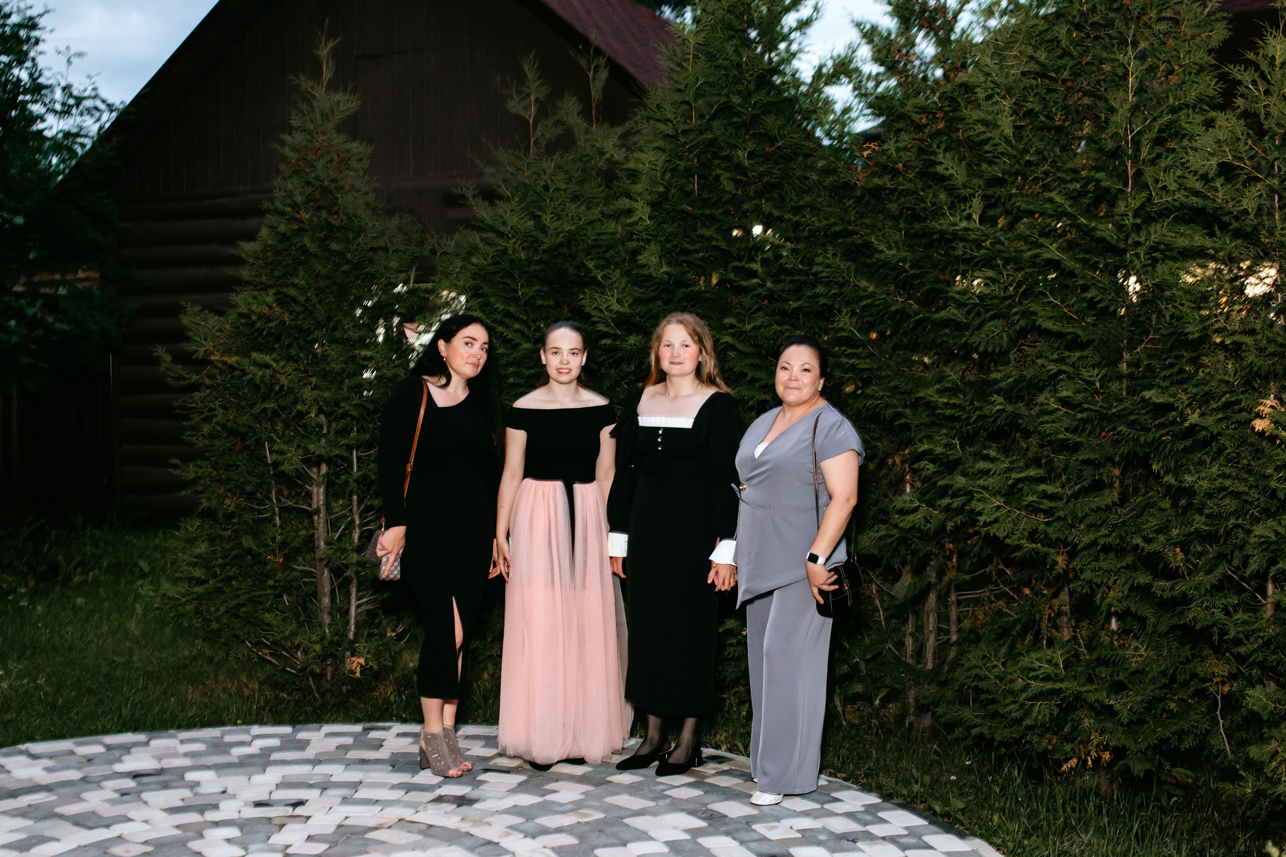 Выпускной 2025 (41 школа) 11 класс. Фотограф в Челябинске Ополихина Анна