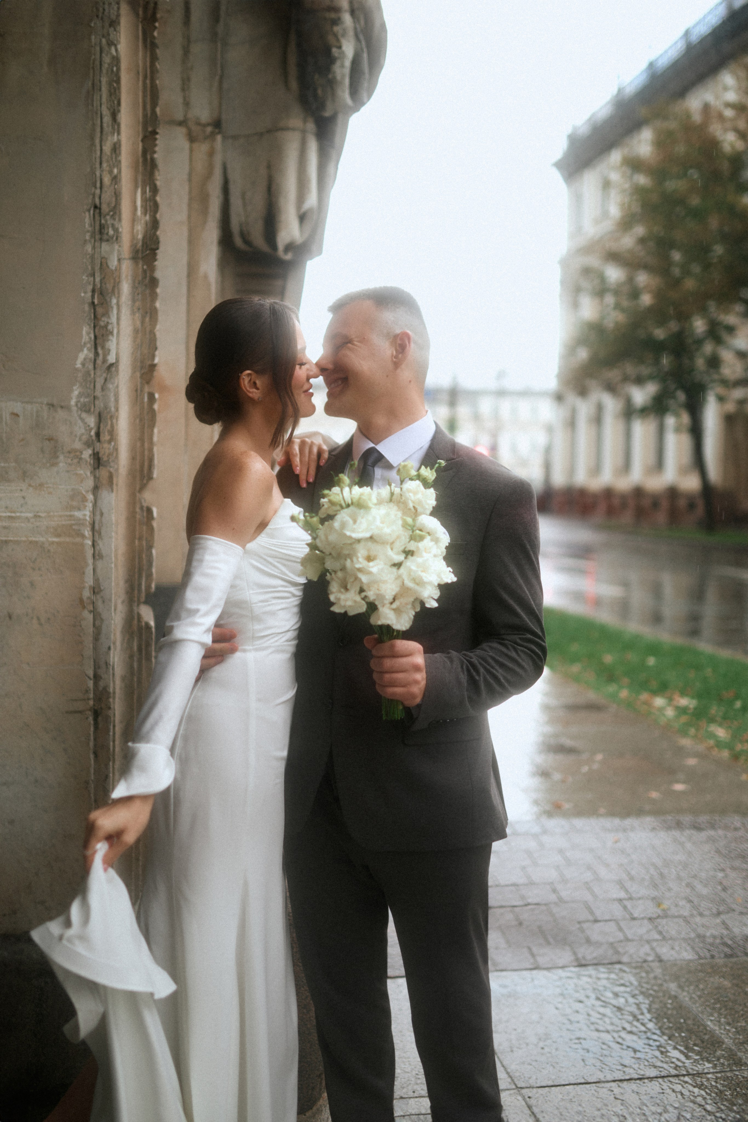 Свадьба в Питере на катере. Сестры Карабаза. Фотографы и ретушеры в Москве и Санкт-Петербурге