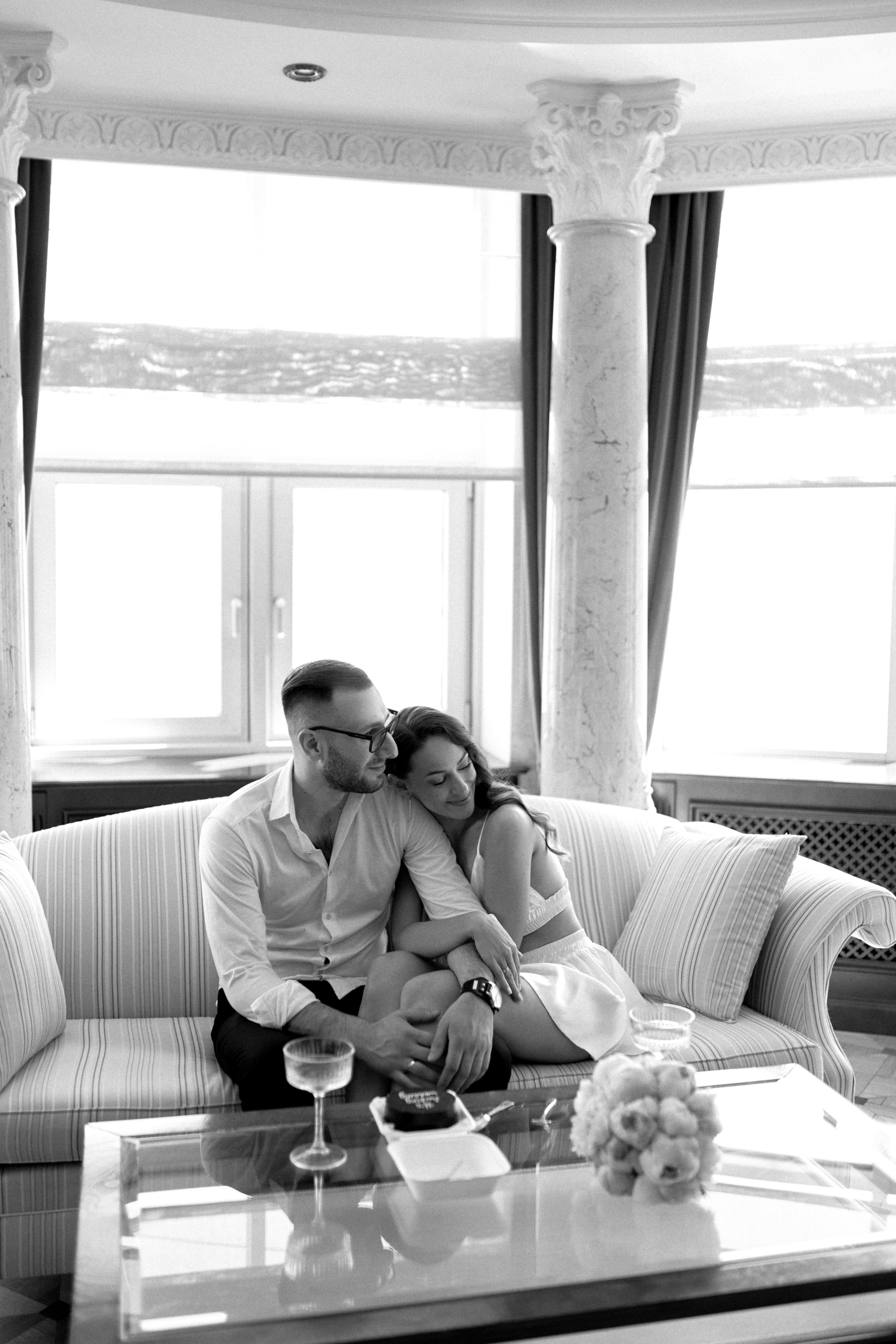 Свадебная фотосессия на катере в Санкт-Петербурге. Сестры Карабаза. Фотографы и ретушеры в Москве и Санкт-Петербурге