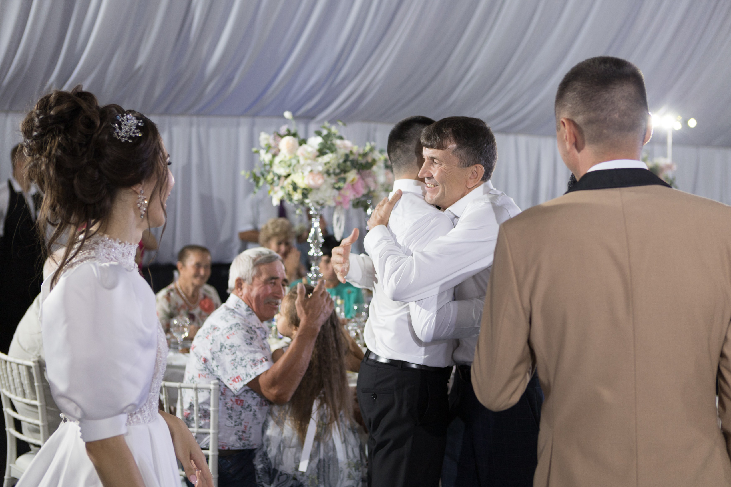 Свадебный фотограф Уфа — Руслан ГабдлисламовЖивые эмоции, красивые кадры, воспоминания на всю жизнь.Работаю по всей Республике Башкортоста. Свадебный фотограф Уфа Руслан Габдлисламов