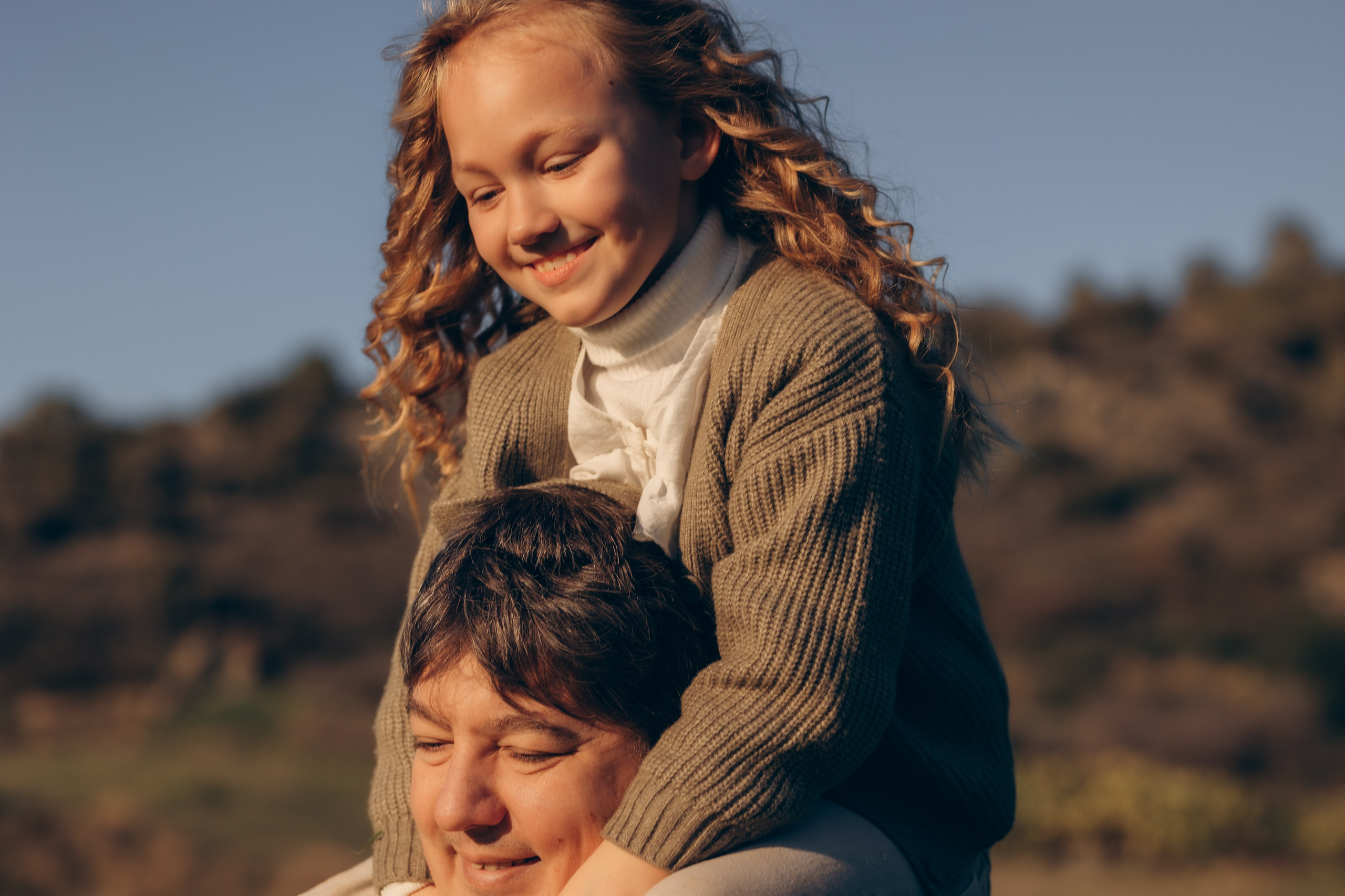 A warm afternoon in the field, just us and the time to be together. Katerina Nord | Wedding and Couple Photographer in Germany and Europe