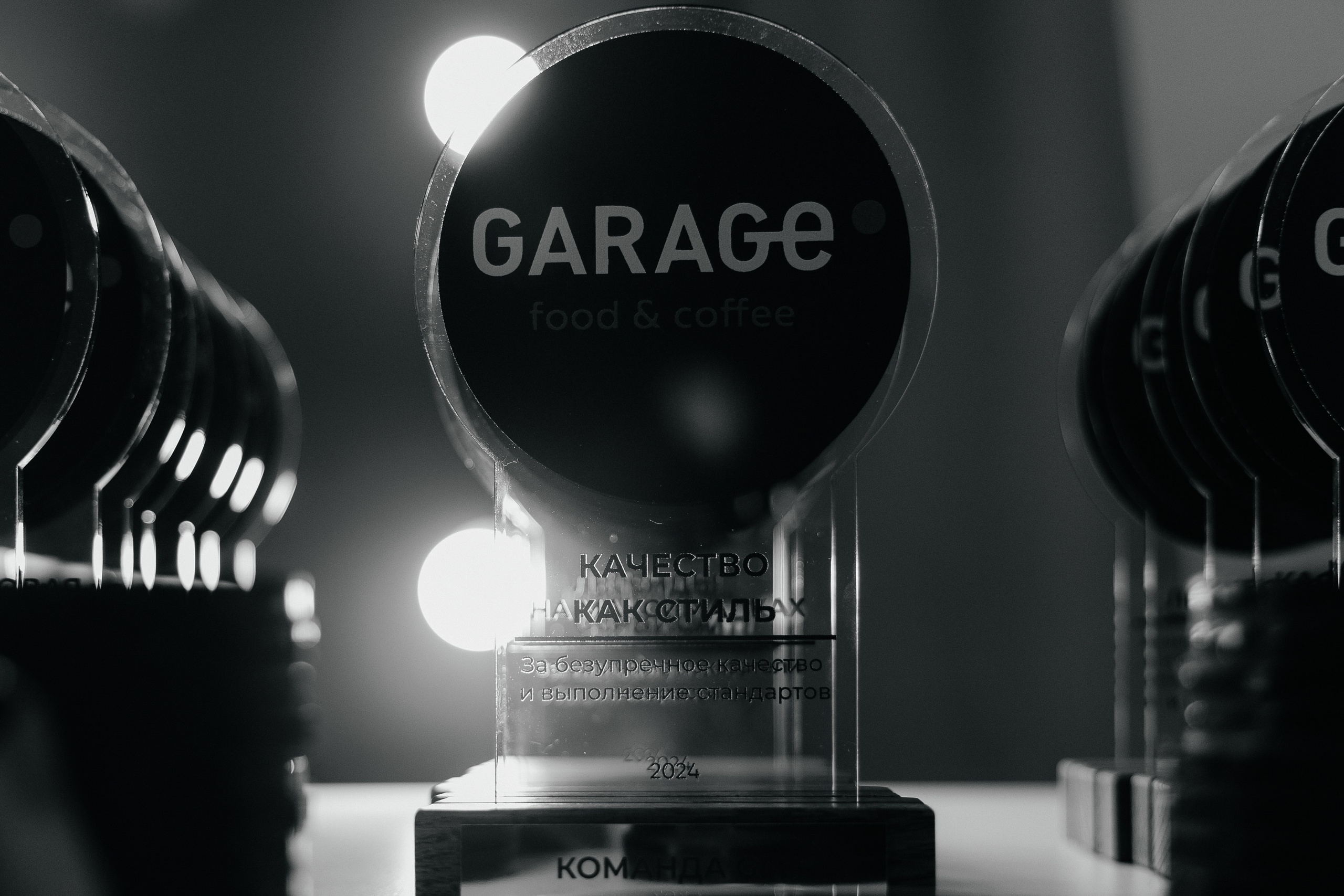 Корпоративная фотосъемка для кафе GARAGE | Новый год 2025 | Минск. Свадебный фотограф в Минске/Беларуси Сергей Спиридонов