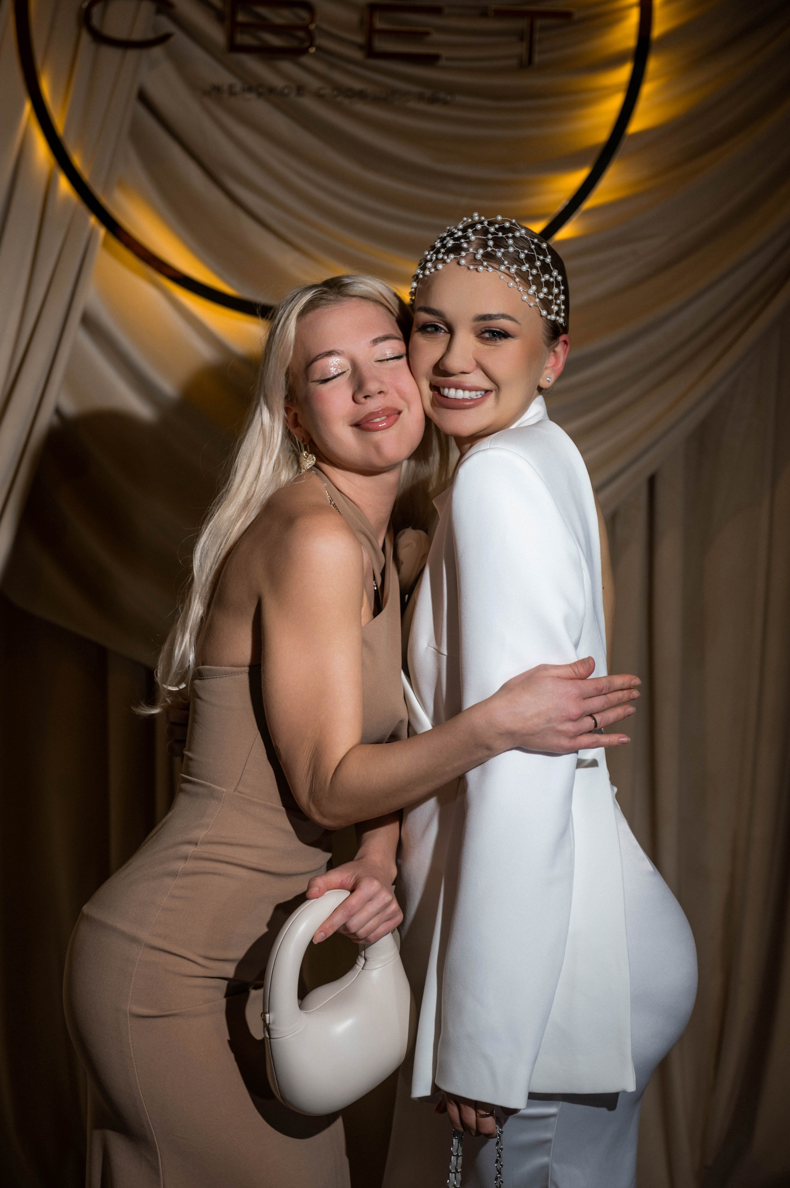 Light. Свадебный фотограф МОСКВА, КРЫМ, СМОЛЕНСК АЛЯ КОНОВАЛОВА