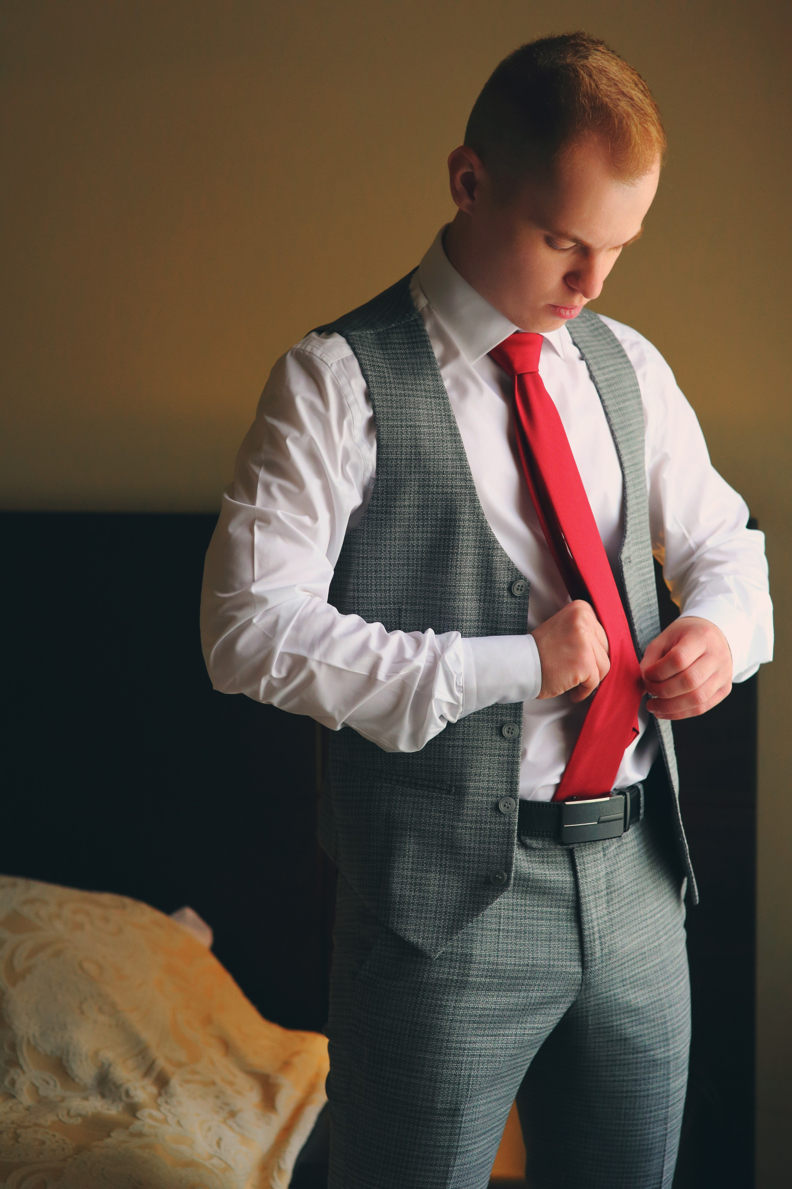 Съемка пары в отеле, на природе, в городе. Свадебный и репортажный фотограф в Ярославле и Санкт-Петербурге Роман Микрюков