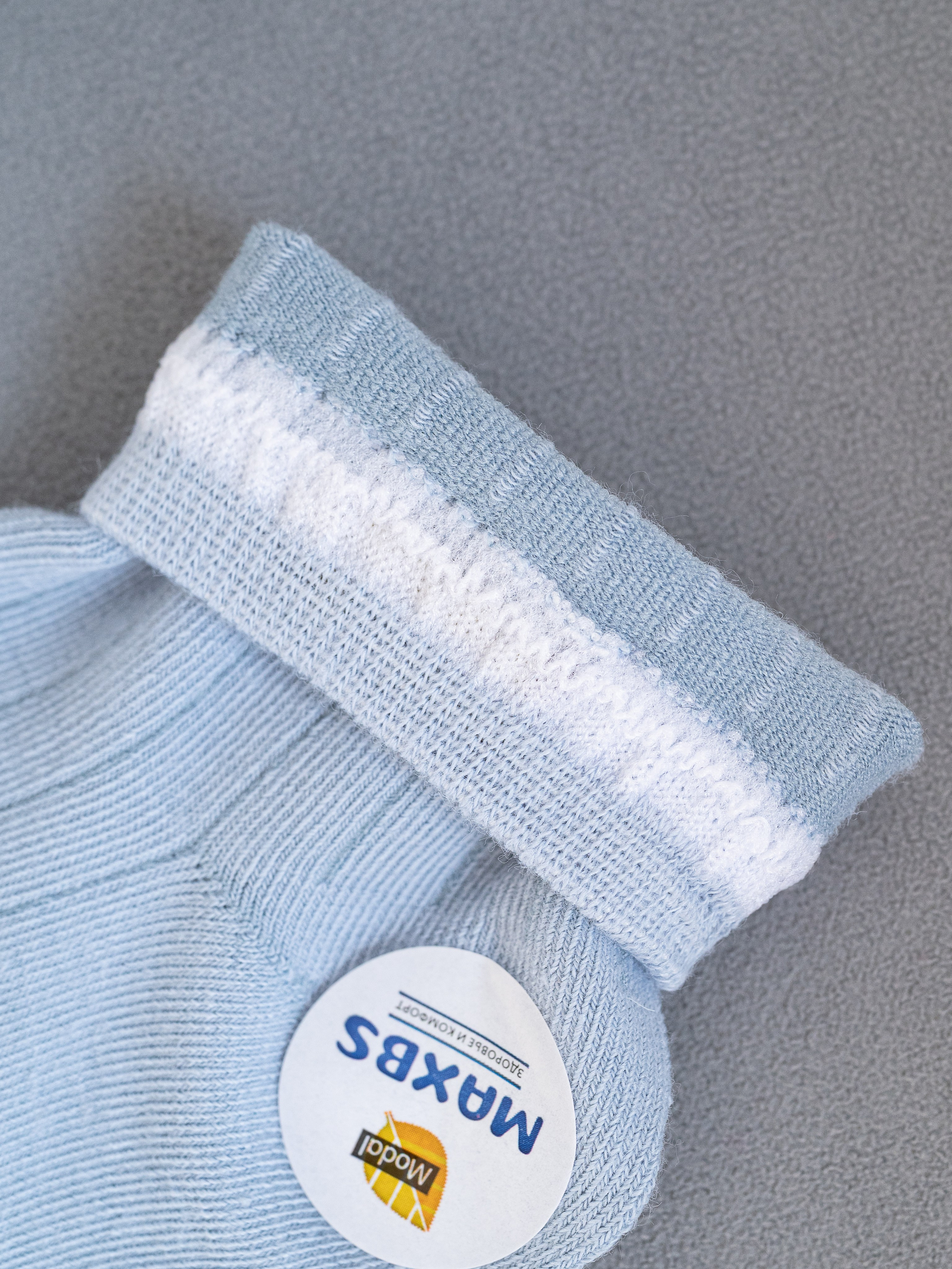 Носки съемка в студии (модель+предметка). Предметный фотограф, фото для маркетплейсов Пятигорск, КМВ