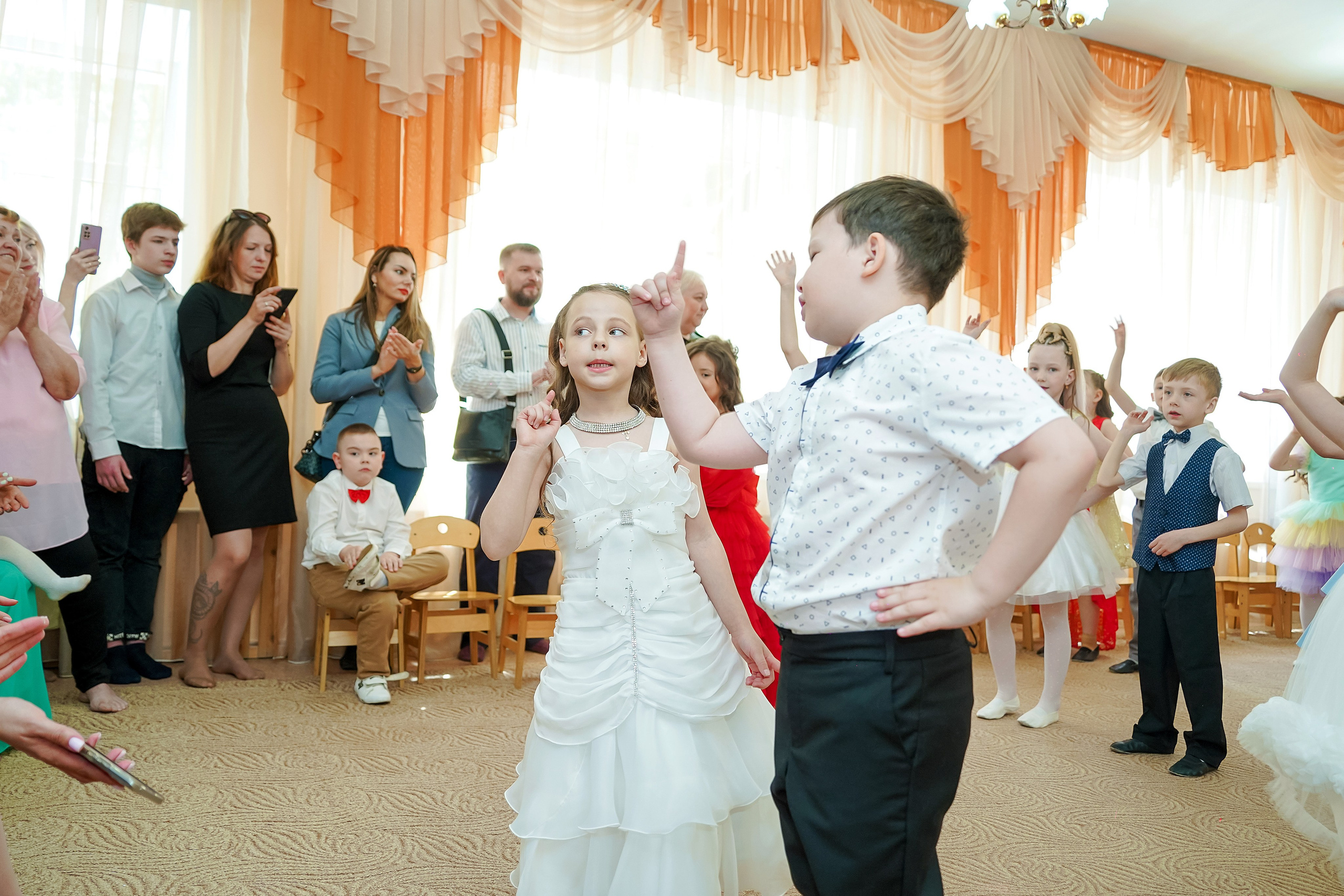 Фотосъемка видеосъёмка фотограф видеооператор новогодних утренников  в. Фотограф, видеооператор Нина Коршунова