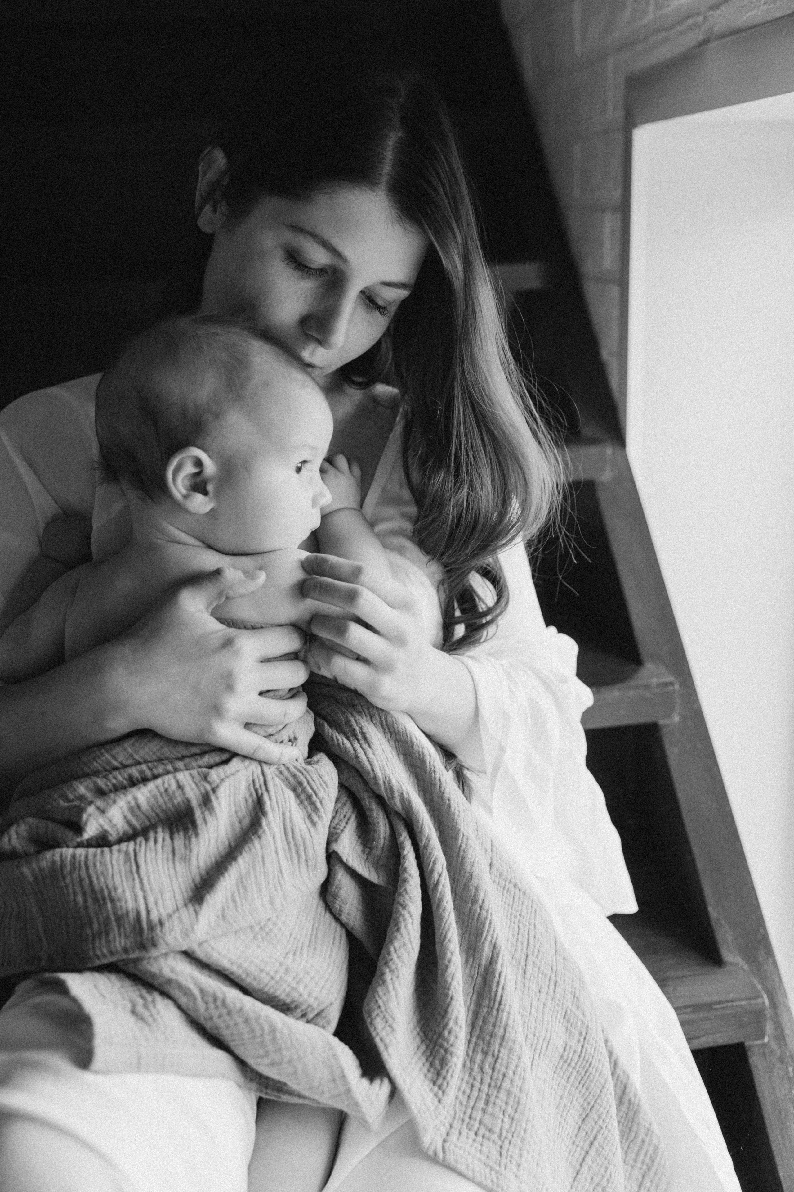 Мама и малыш, домашняя история. Фотограф Ульяна Дивина в Нижнем Новгороде и Нижегородской области