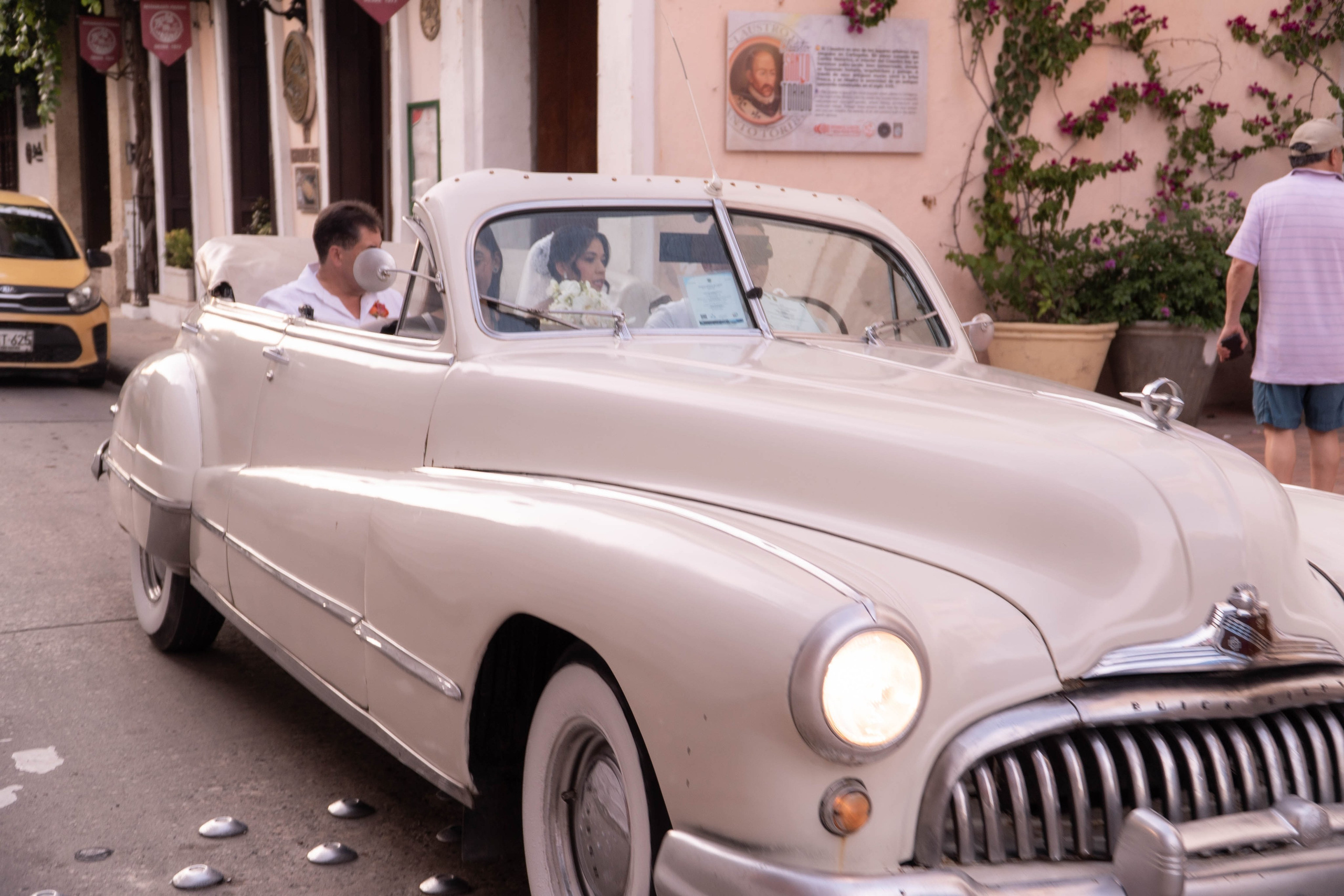 Catalina and Romain. Wedding Photographer in Barcelona and Medellin