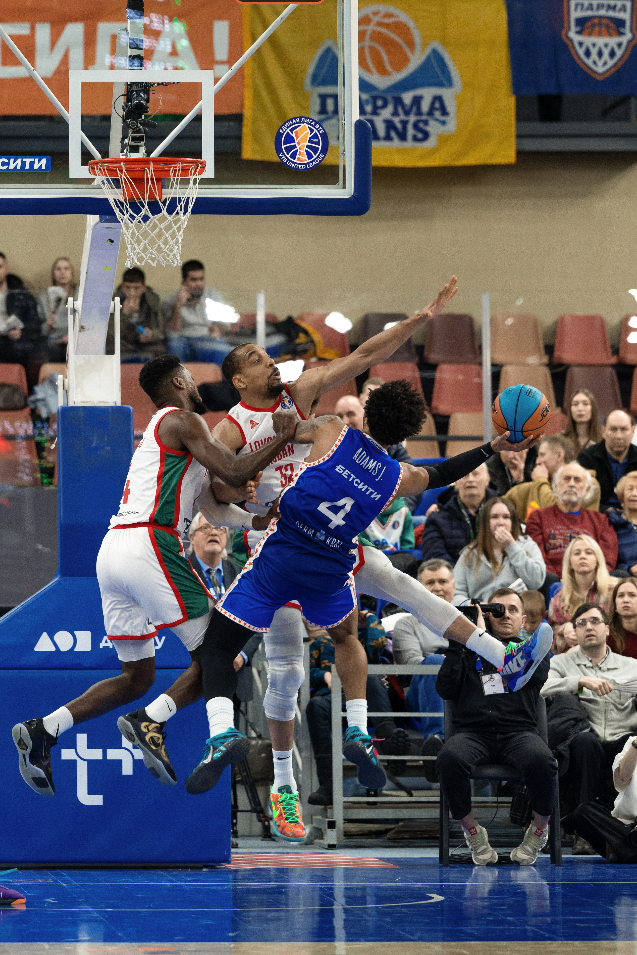 БЕТСИТИ ПАРМА — Локомотив-Кубань. Репортажный фотограф