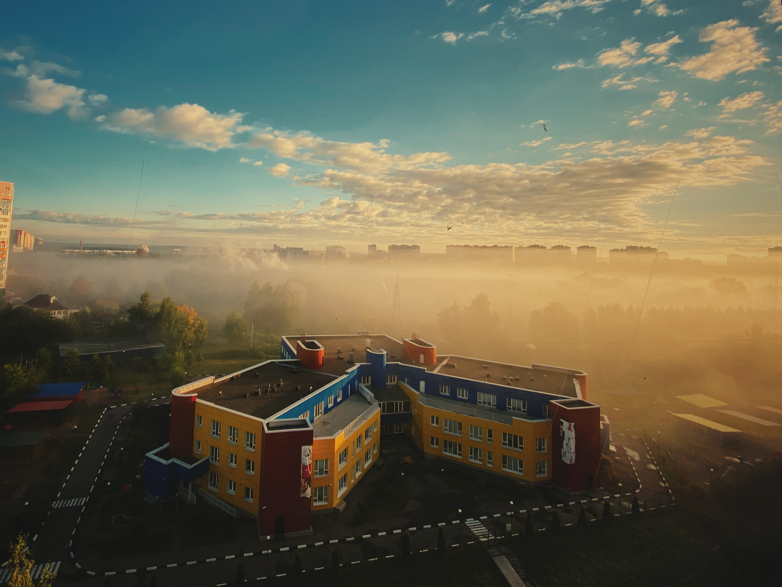 детский сад на рассвете, туманное небо, улица Толмачева 29А, город Ивантеевка, Московская область