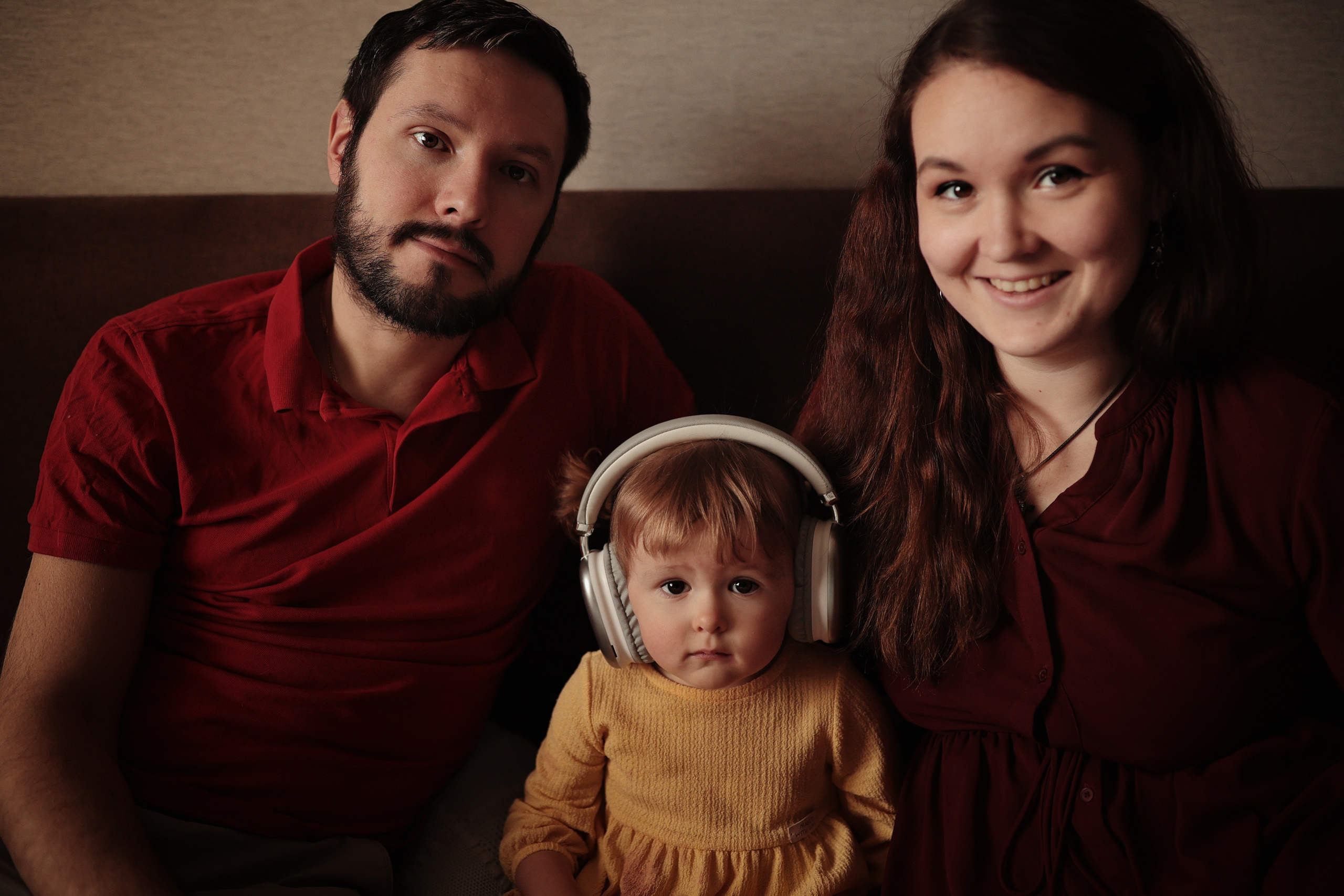 Домашняя фотосессия Лёши, Саши и малышки Иларии. Семейный фотограф в Москве и Люберцах Юлия Гуськова