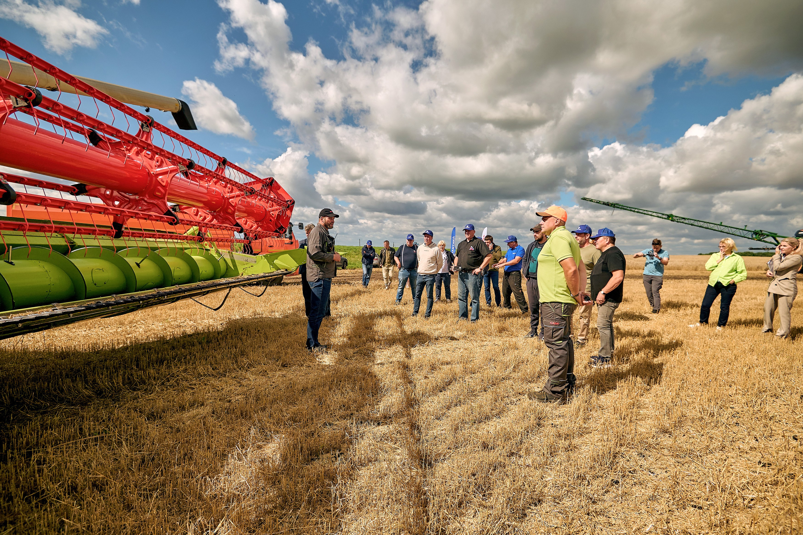 Портфолио репортажной фотосъёмки: сельхозтехника "Галактика". Фотограф Яковлев Роман — Красноярск