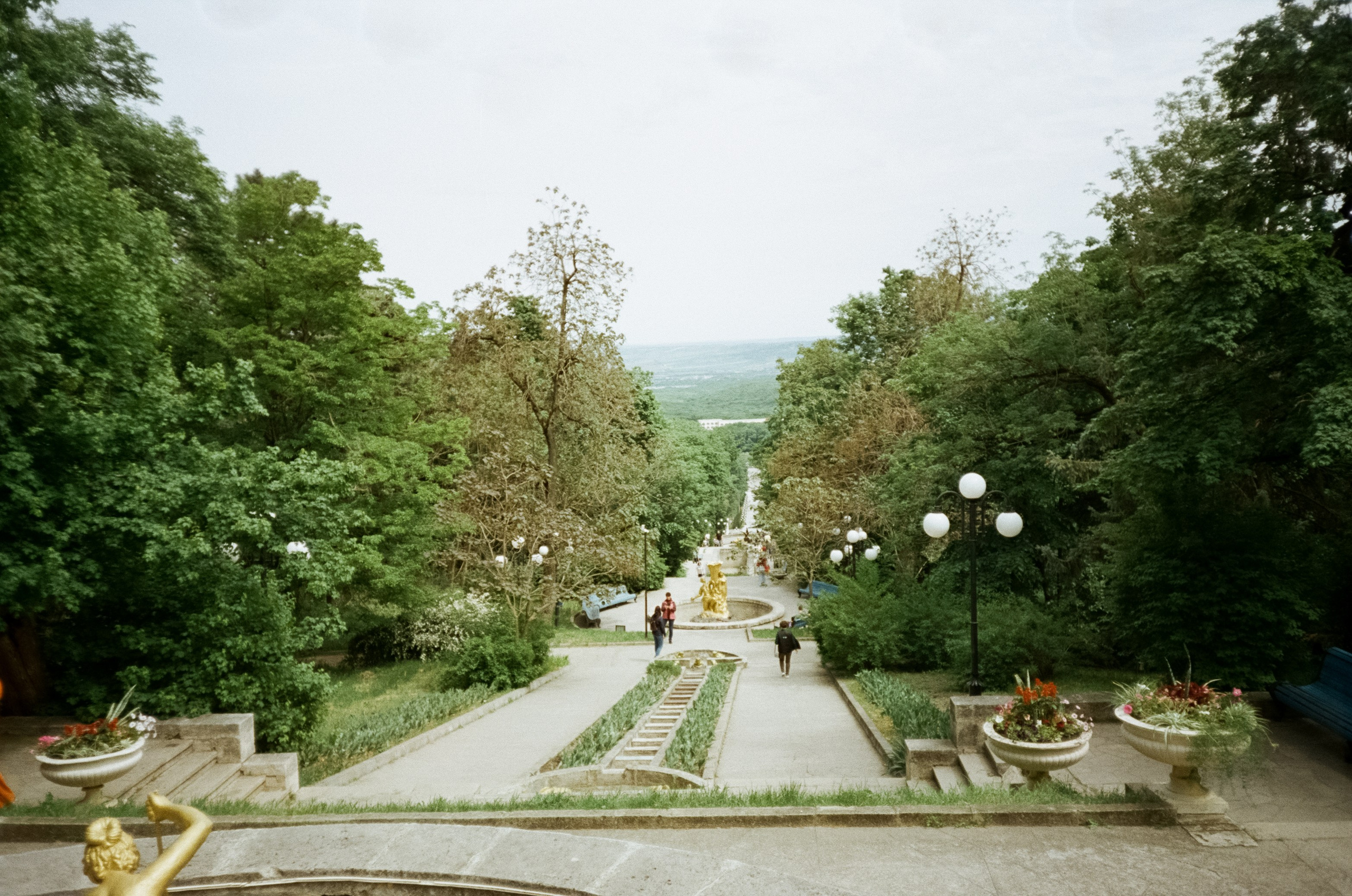 Каскадная лестница в Курортном парке Железноводска. 574 ступени красот. Фотограф-документалист Мария Осокина