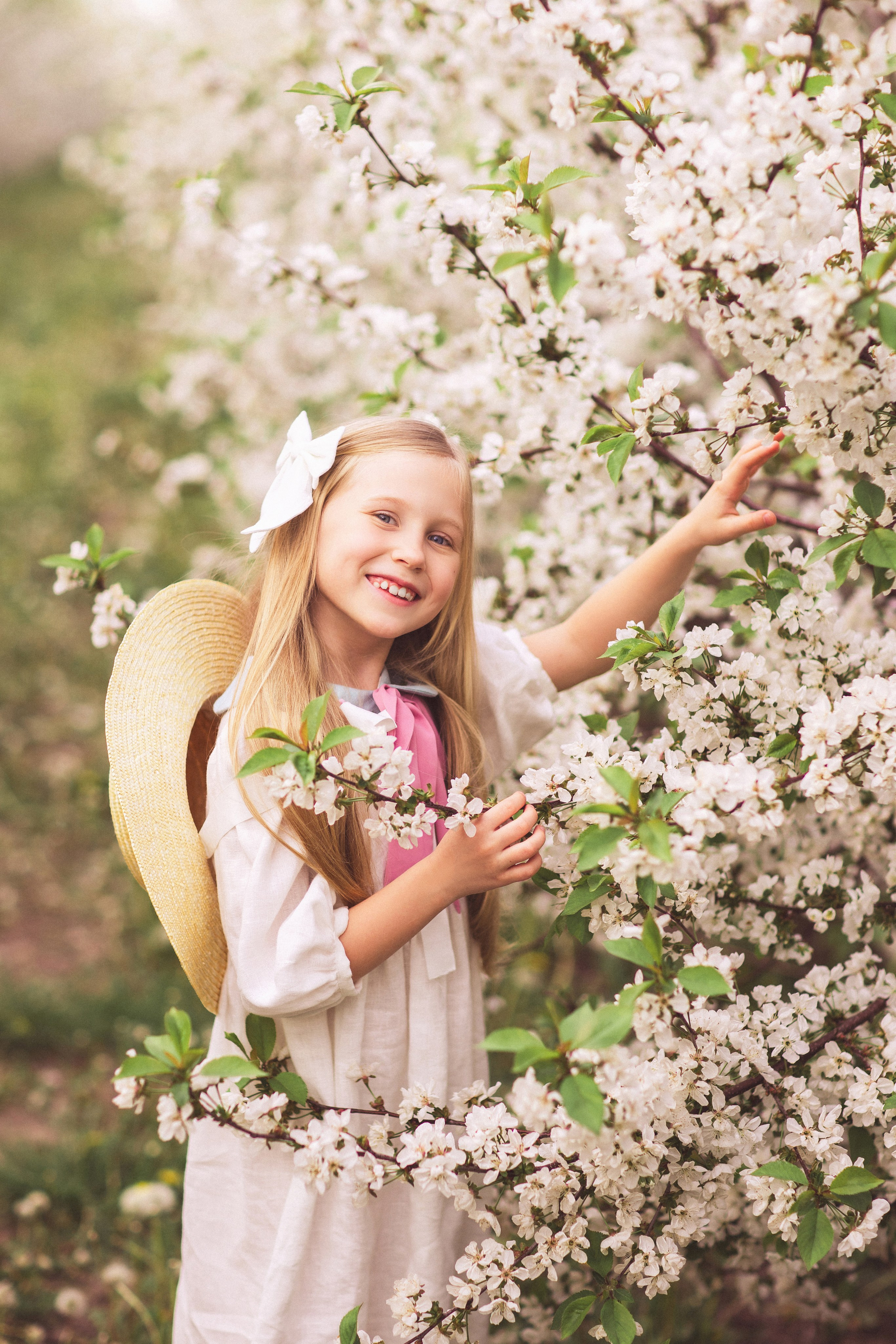 Фотосессия в цветущем саду с козочкой. Семейный и детский фотограф в Краснодаре Анна Трашкова