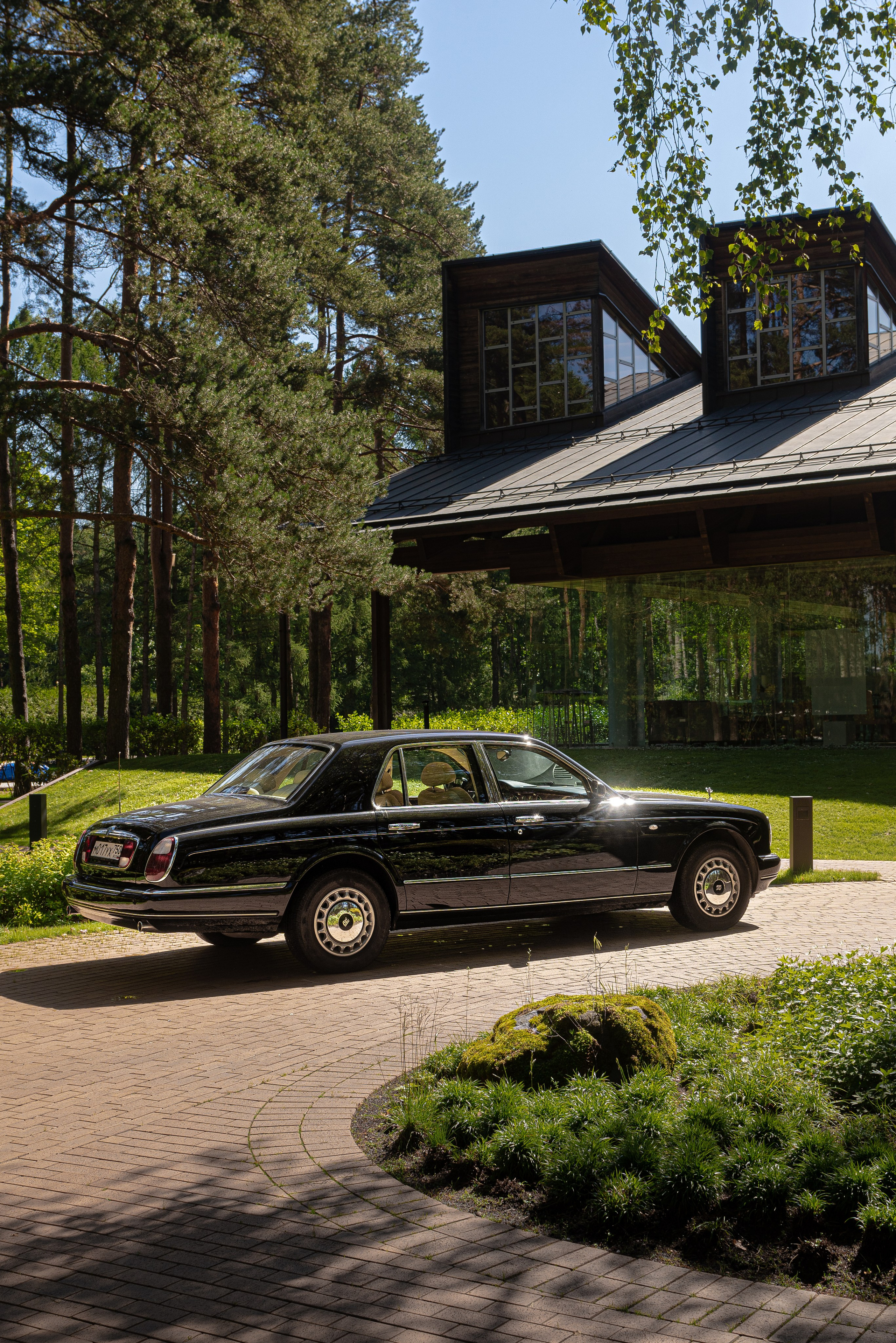 Фотосъемка Rolls-Royce в яхт-клубе в Москве. Жуков Илья  свадебный фотограф в Москве