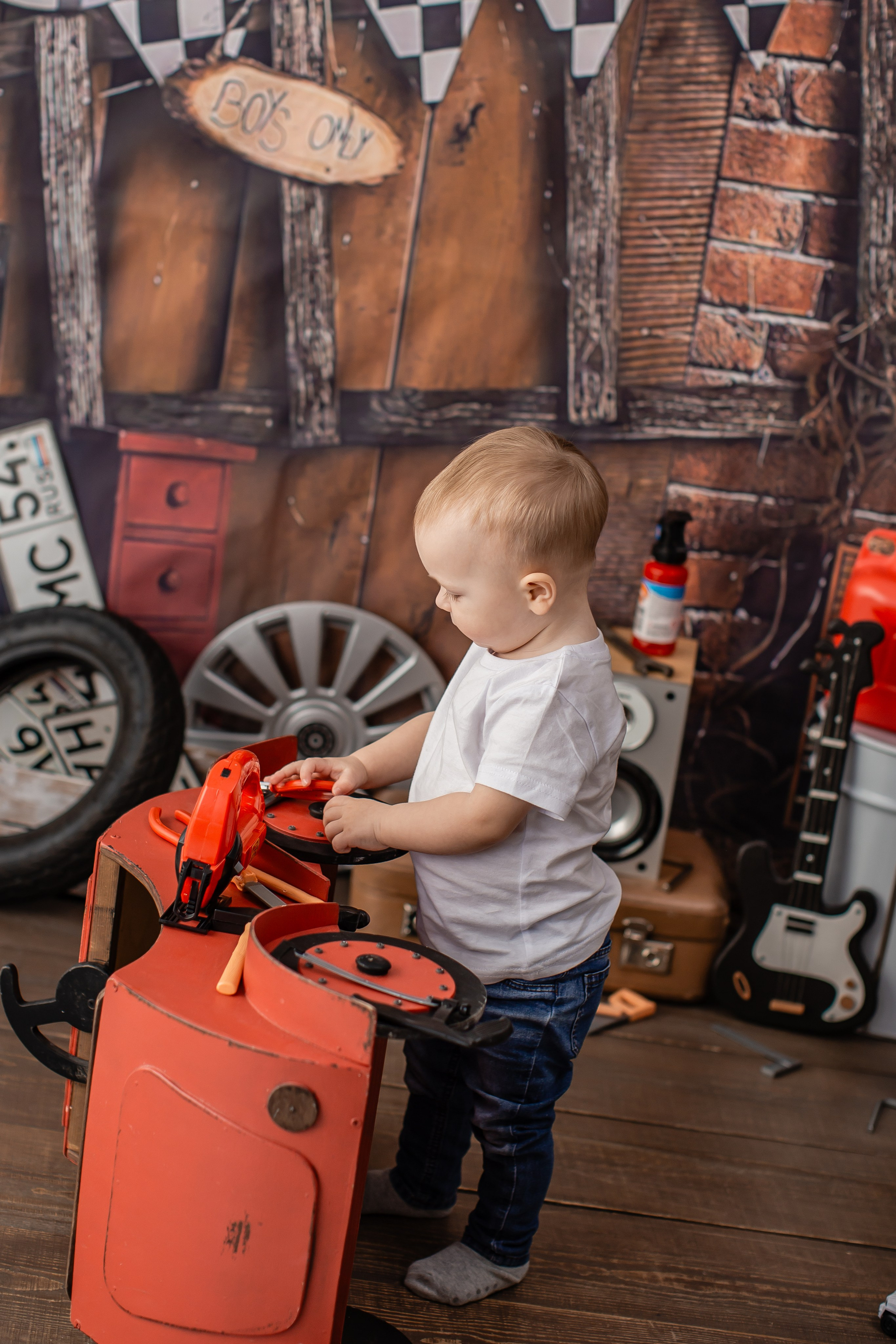 Фотодень " ГАРАЖ «(для 1-4 года) 20.09.26 г запись идёт. Детский семейный фотограф на первый годик город Новосибирск Дымова Светлана пакеты всё включено 1-3 года