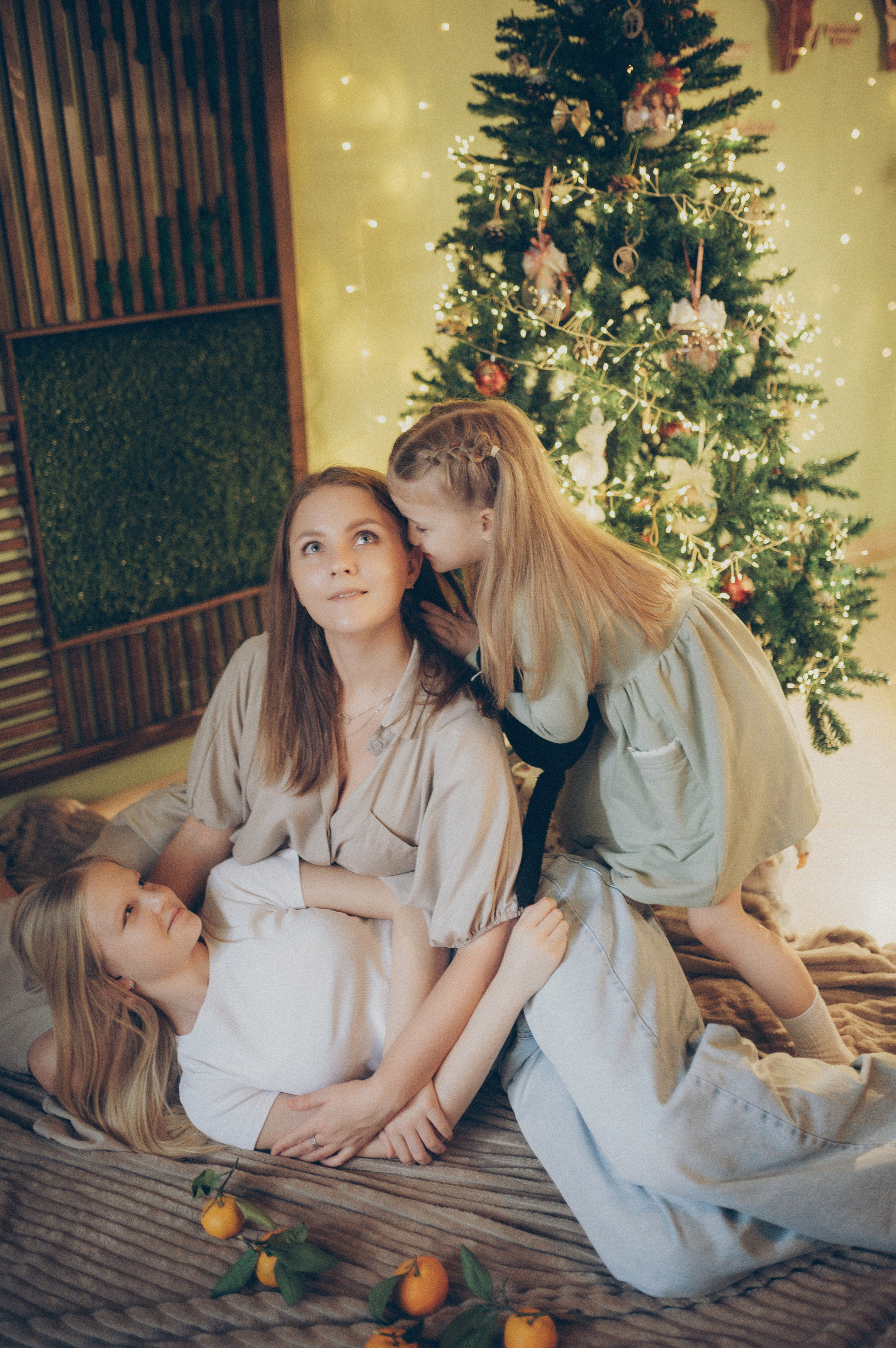 Тася, Соня, Женя и Илья (новогодняя домашняя). Фотограф, г. Лесной Свердловской области