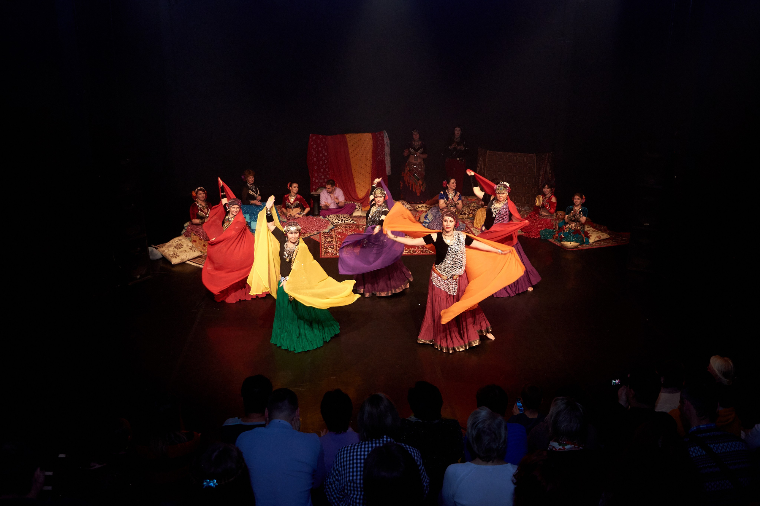 Город танцующего народа. Ольга Чёкотова (Фотограф Кострома)