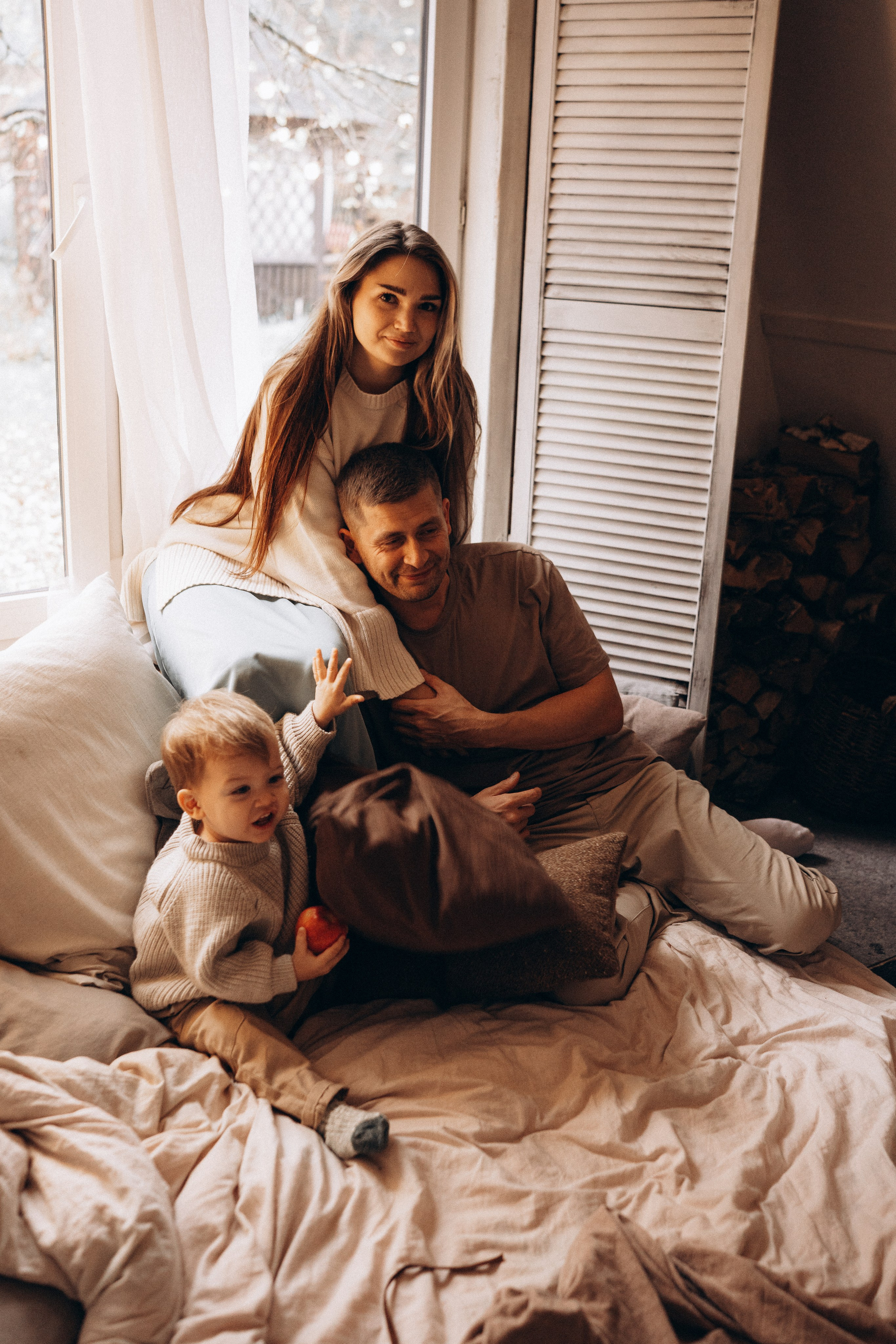 Яна и Ильсур, загородная Фотостудия. Фотограф Новорожденных в Москве. Семейные истории в стиле LIFE
