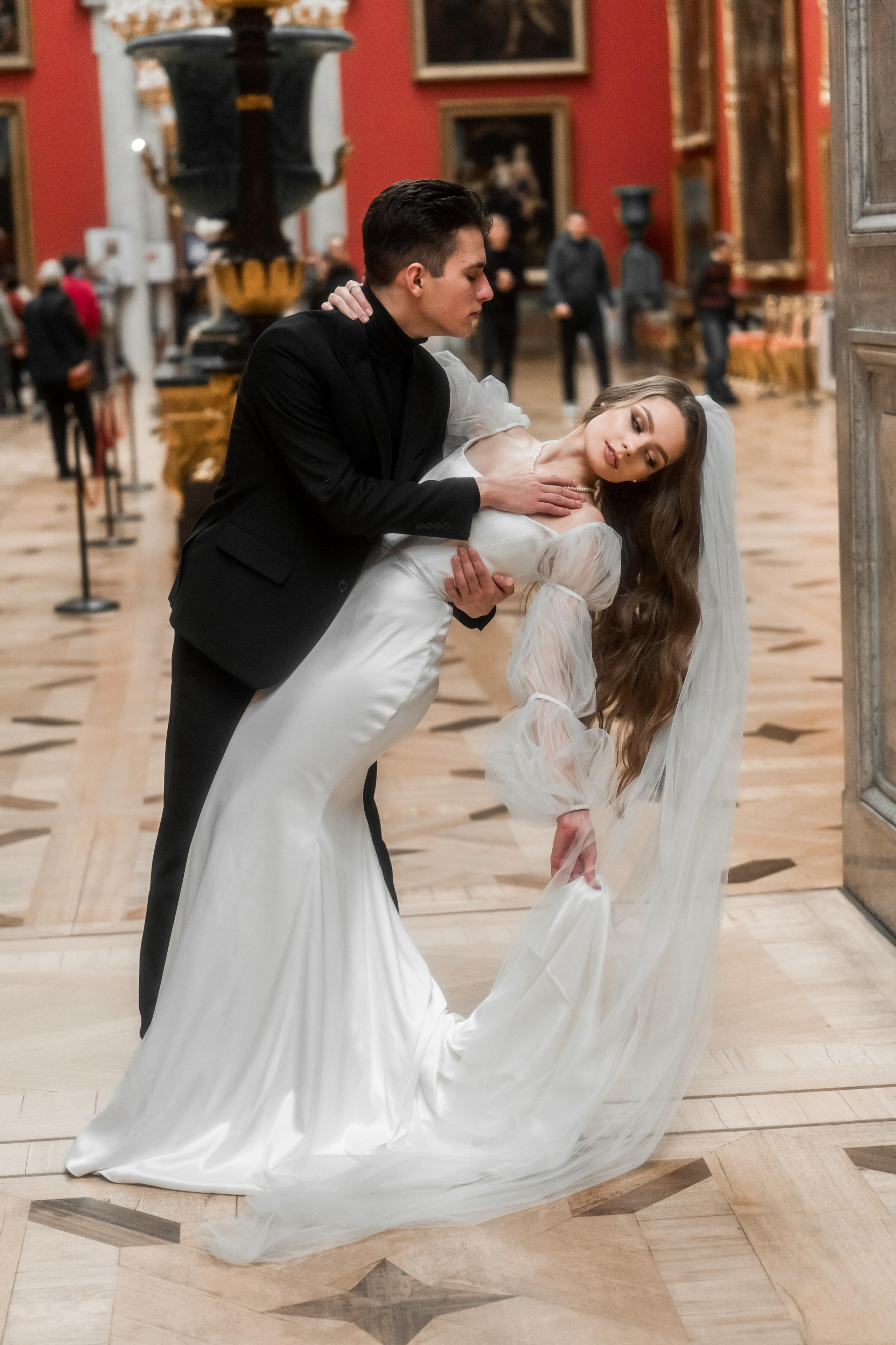 Фотосессия в Эрмитаже упрекрасно передаст Ваш стиль свадьбы!