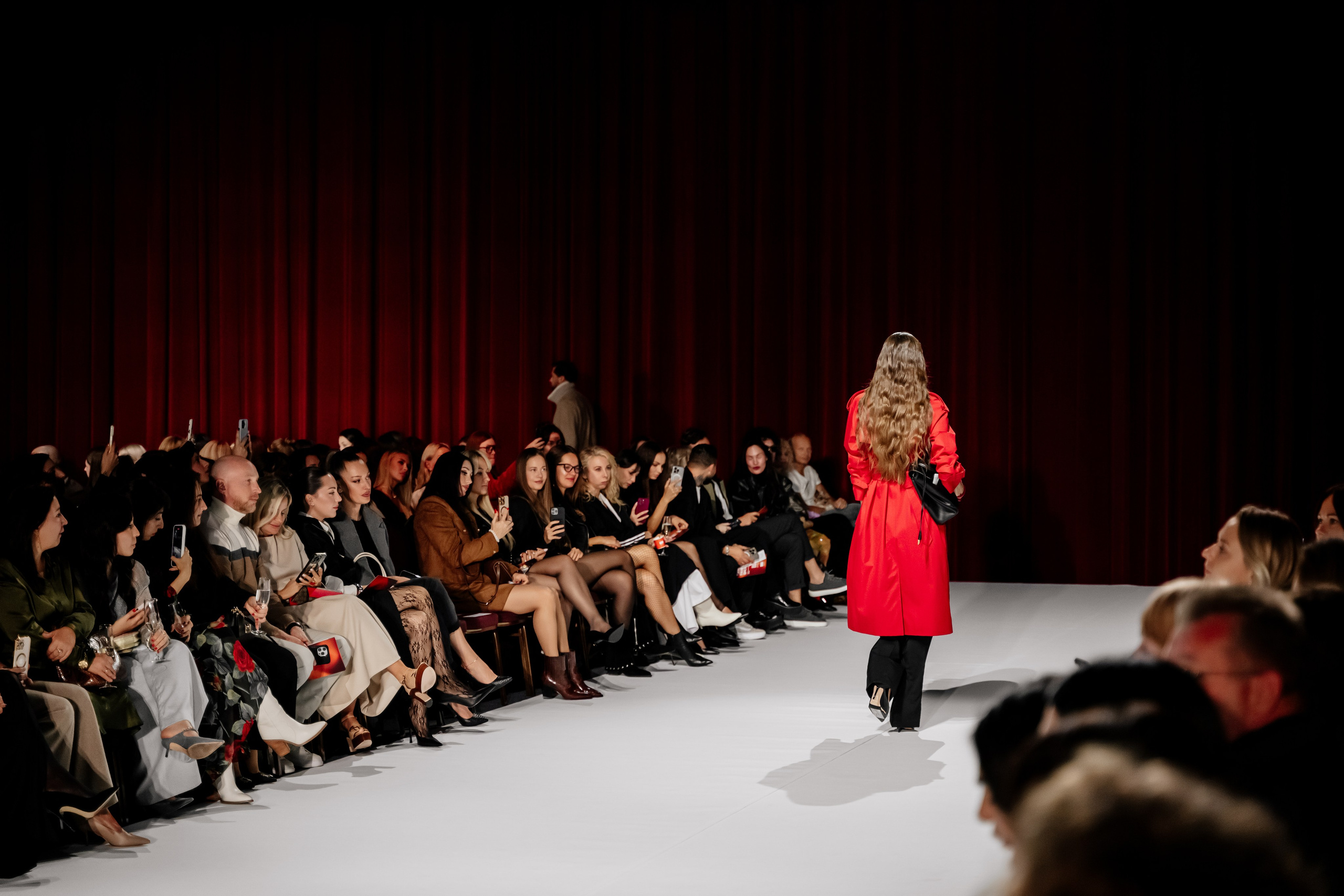 TSUM FASHION SHOW 2025. Свадебный и семейный фотограф в Сочи Никита Пищов