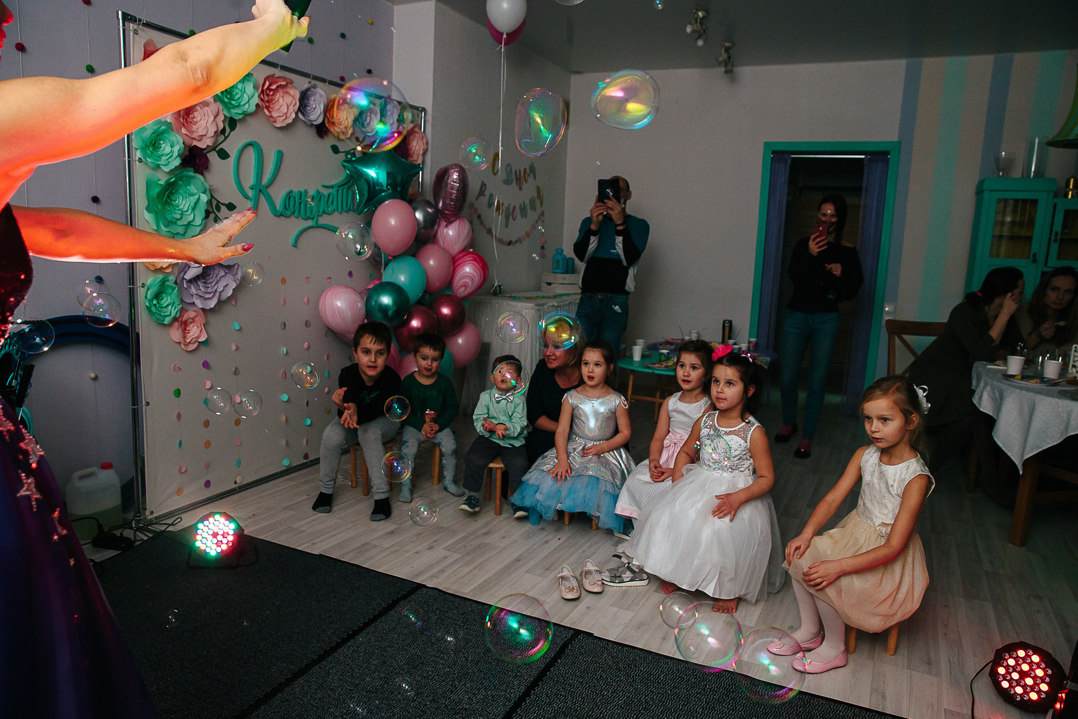 Фотограф на детский день рождения. Репортажная фотосъемка праздников и мероприятий в Санкт-Петербурге