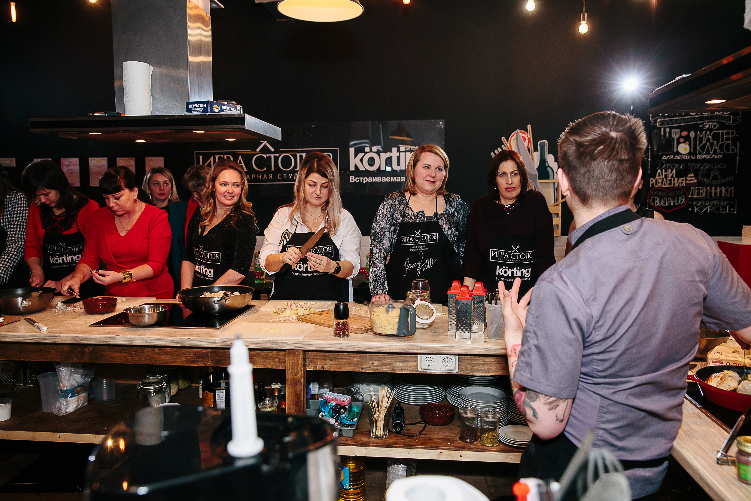 Фотосъемка вечеринки, девичника в Питере. Репортажная фотосъемка праздников и мероприятий в Санкт-Петербурге