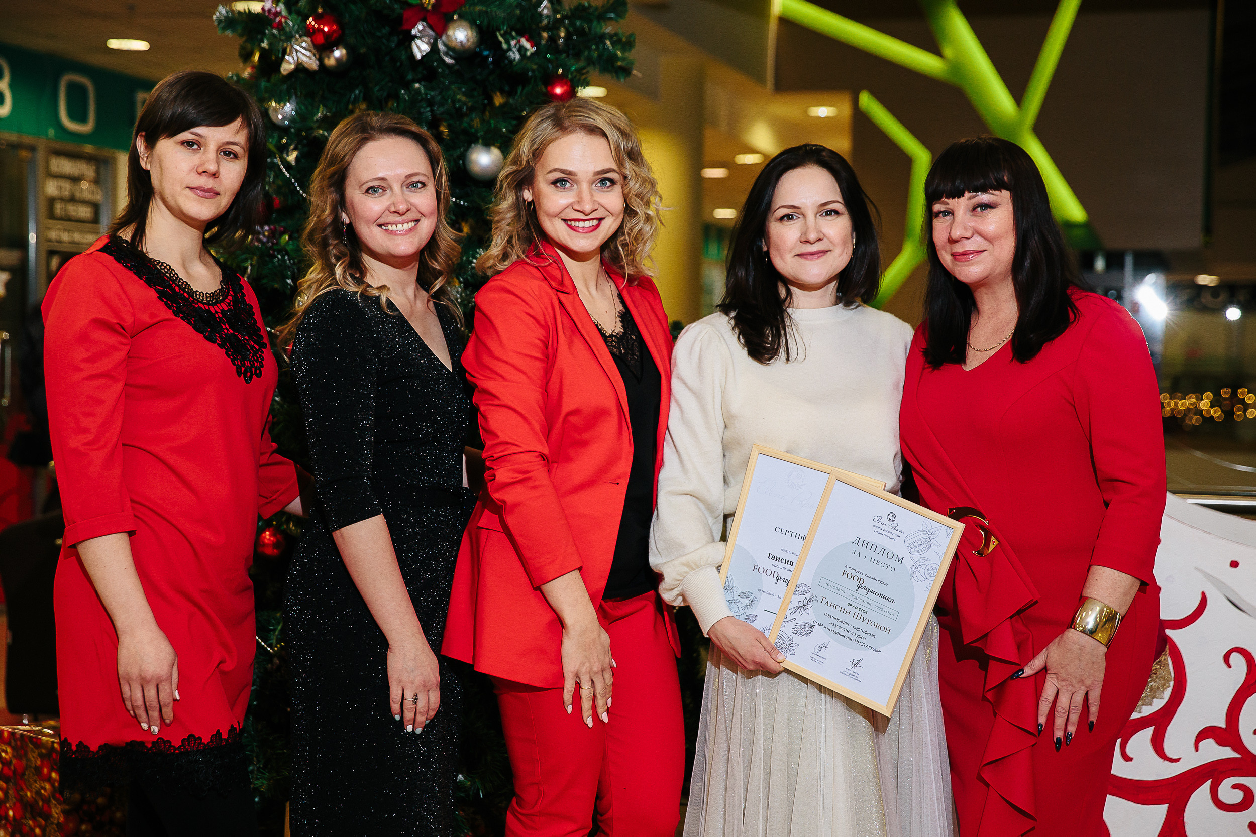 Фотосъемка вечеринки, девичника в Питере. Репортажная фотосъемка праздников и мероприятий в Санкт-Петербурге