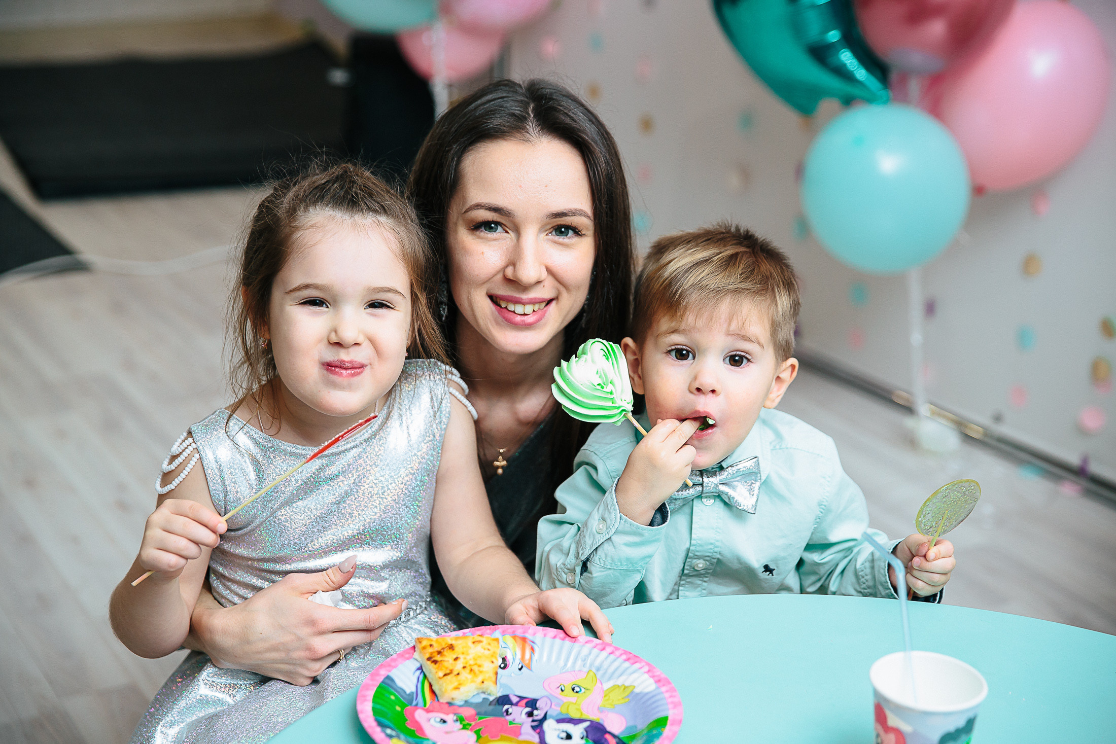 Фотограф на детский день рождения. Репортажная фотосъемка праздников и мероприятий в Санкт-Петербурге