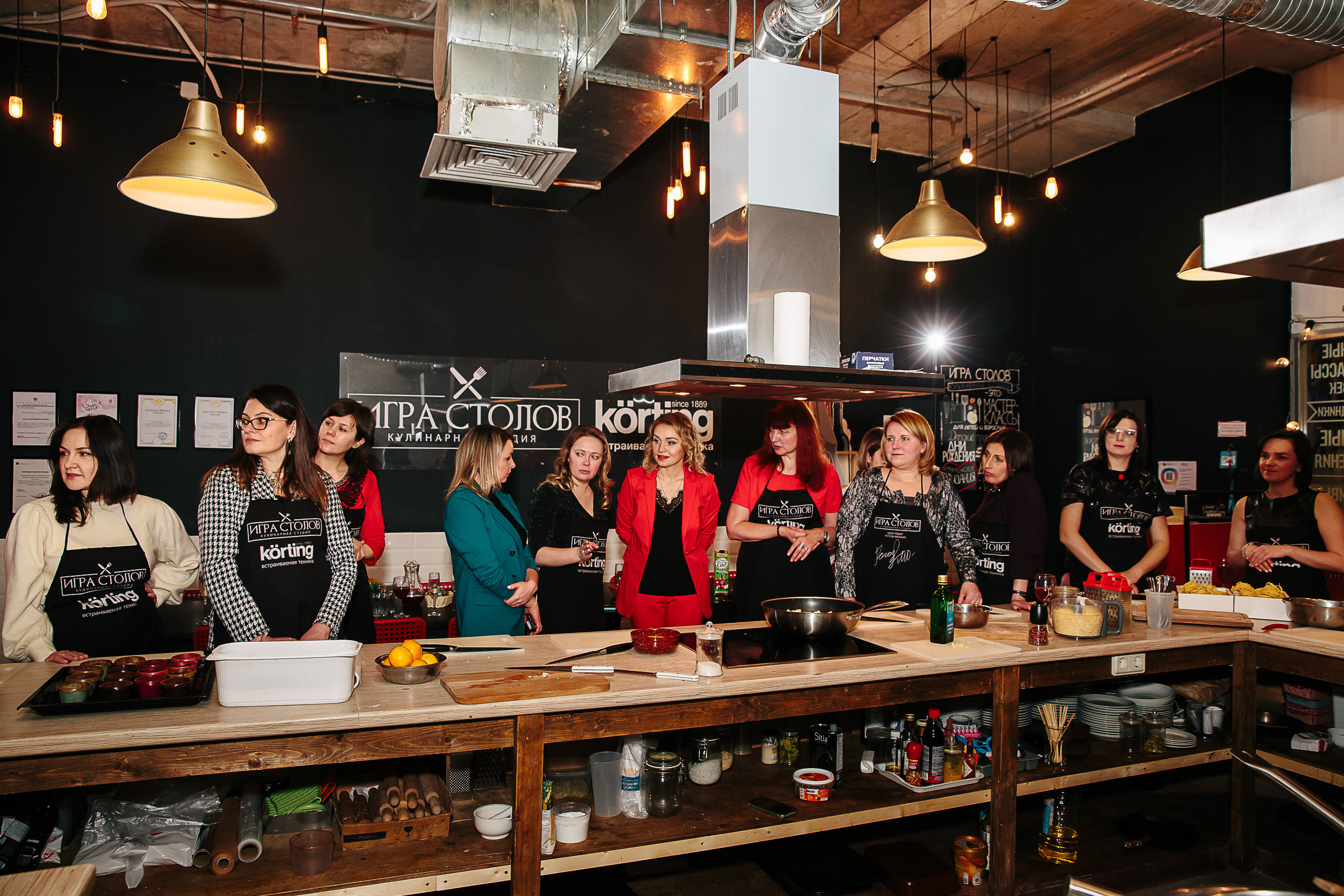 Фотосъемка вечеринки, девичника в Питере. Репортажная фотосъемка праздников и мероприятий в Санкт-Петербурге