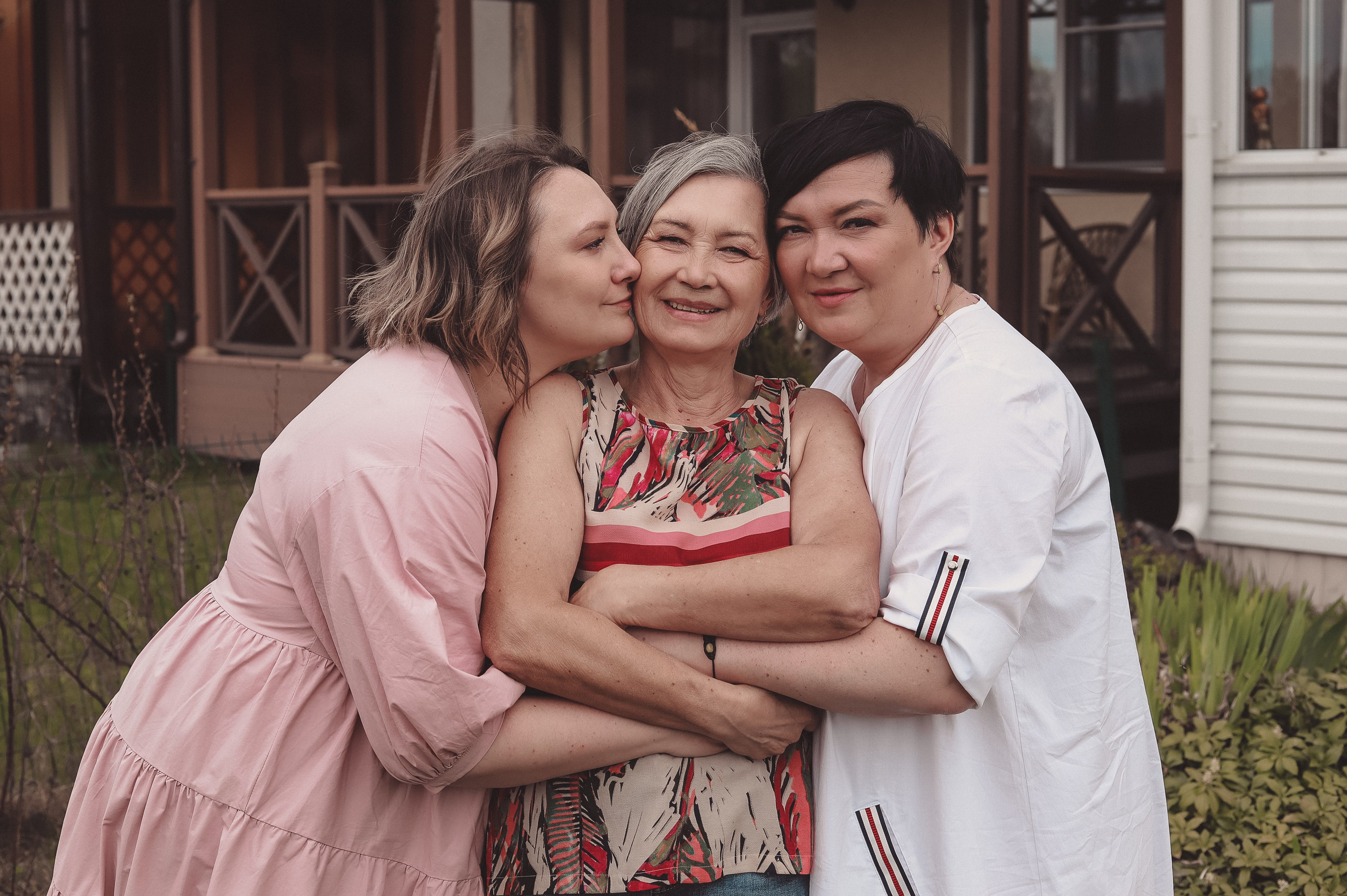 Домашняя фотосессия - Большая красивая семья летом. Семейный и женский фотограф Кемерово Мария Степ