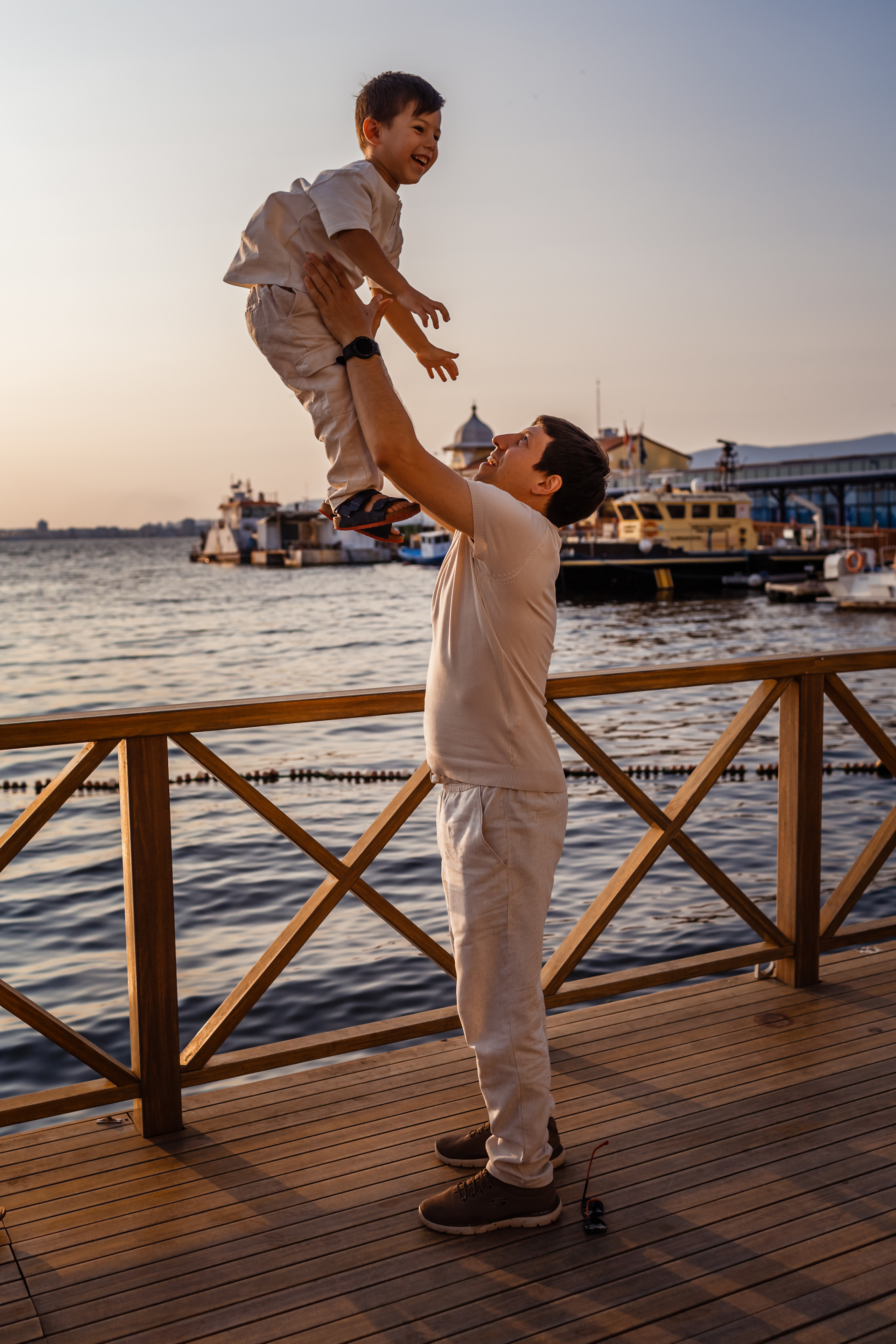 Family walk in Izmir. Professional family and children’s photographer in Izmir Irina Eron