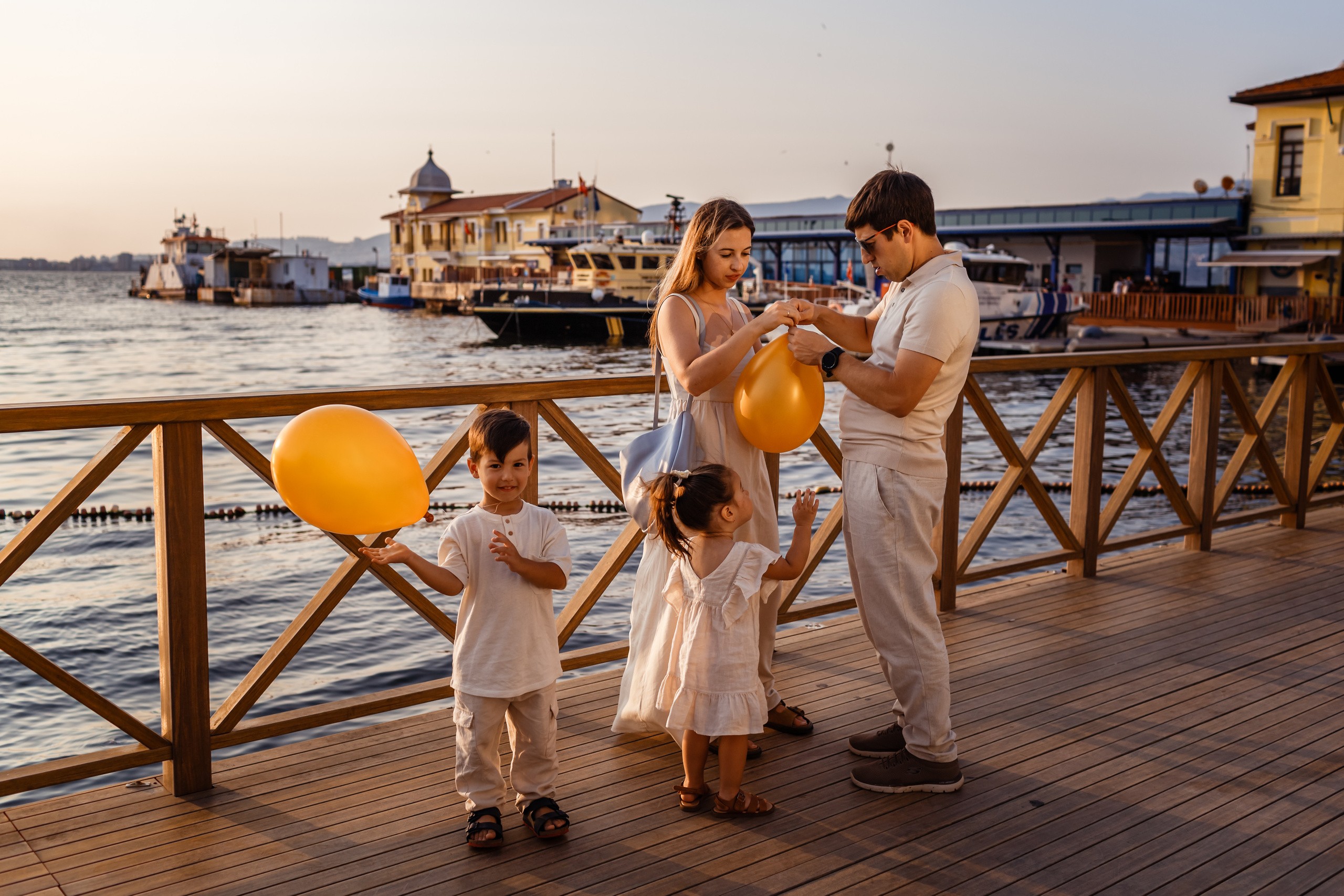 Family walk in Izmir. Professional family and children’s photographer in Izmir Irina Eron