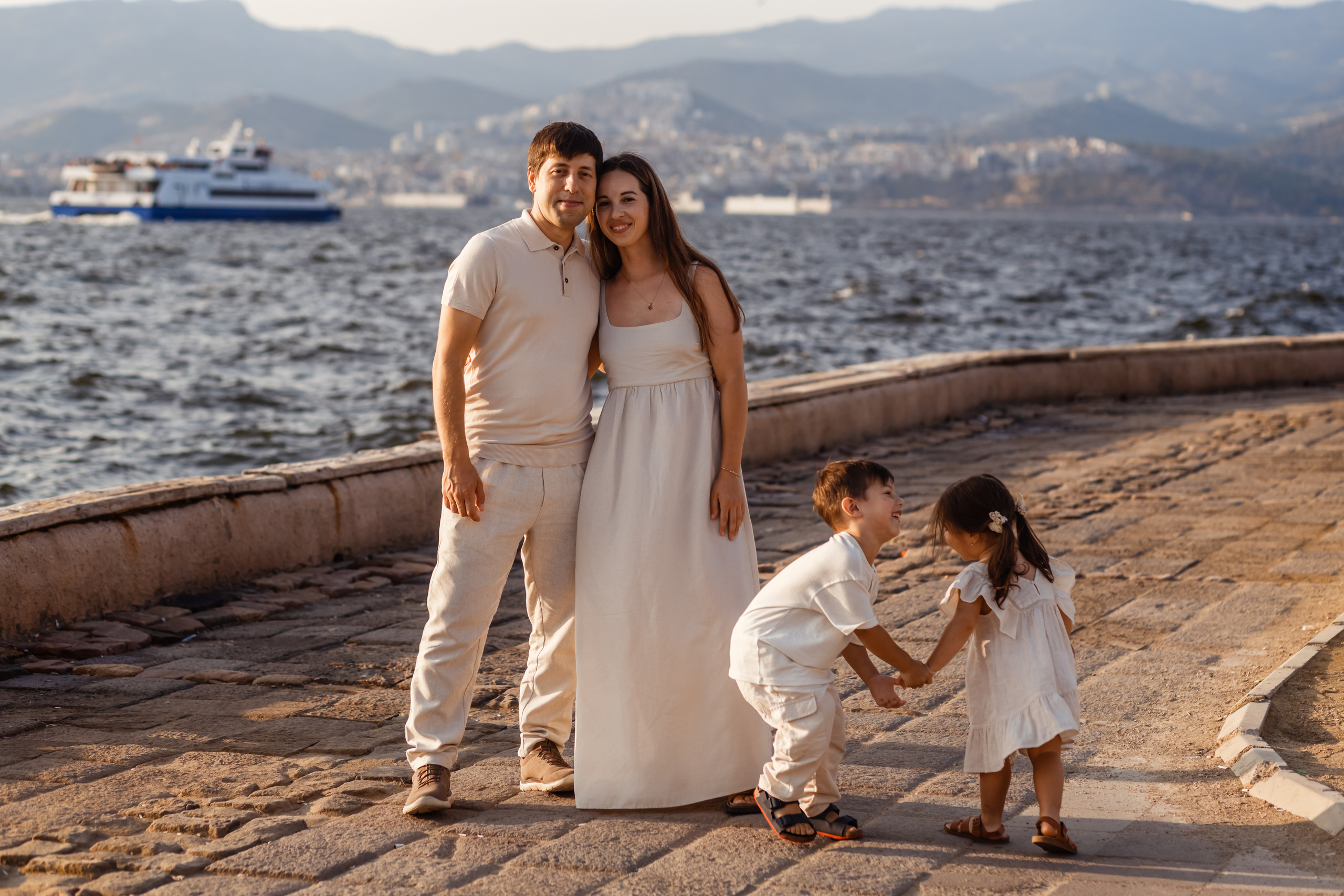 Family walk in Izmir. Professional family and children’s photographer in Izmir Irina Eron