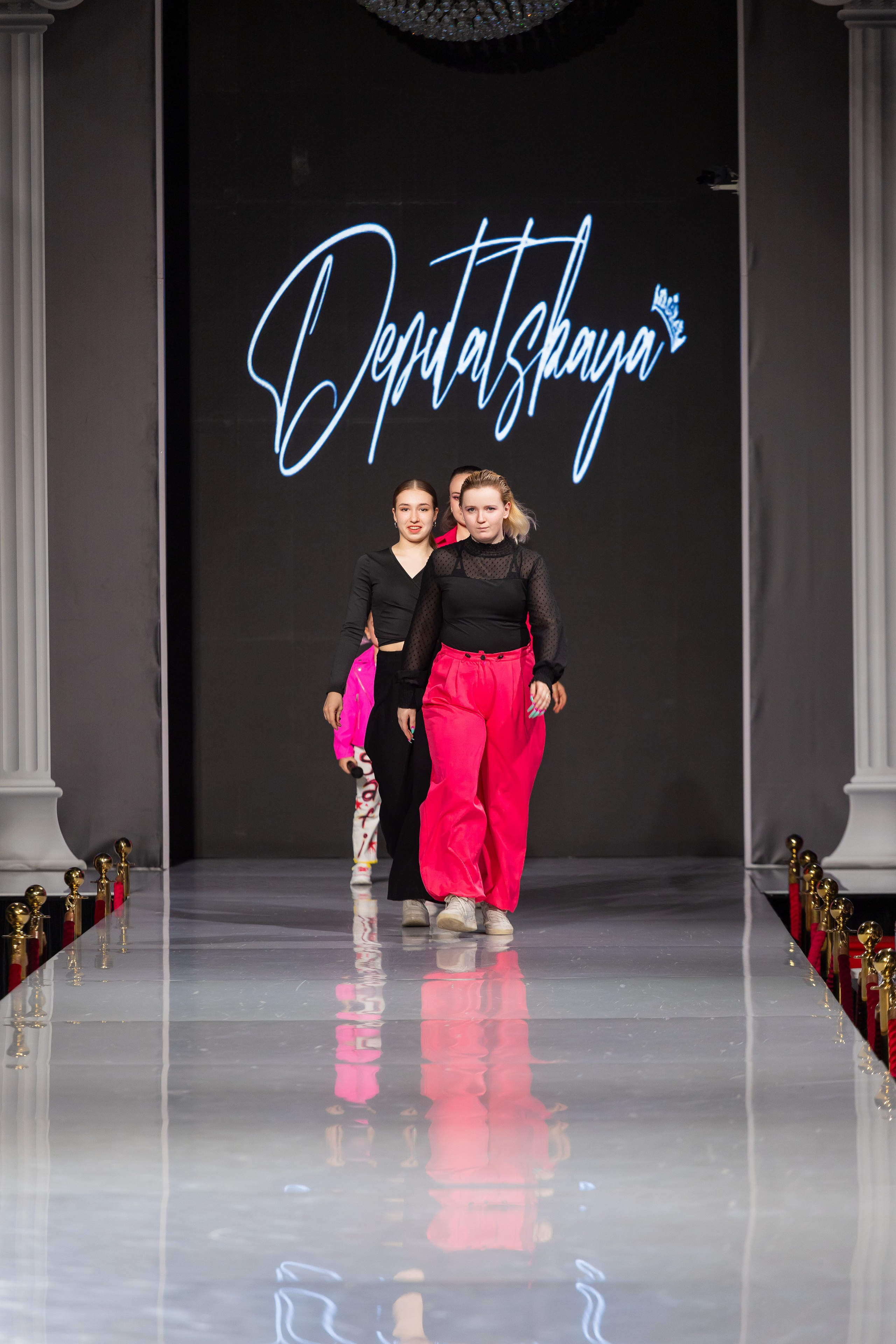 Estet Fashion Week. Photomantis