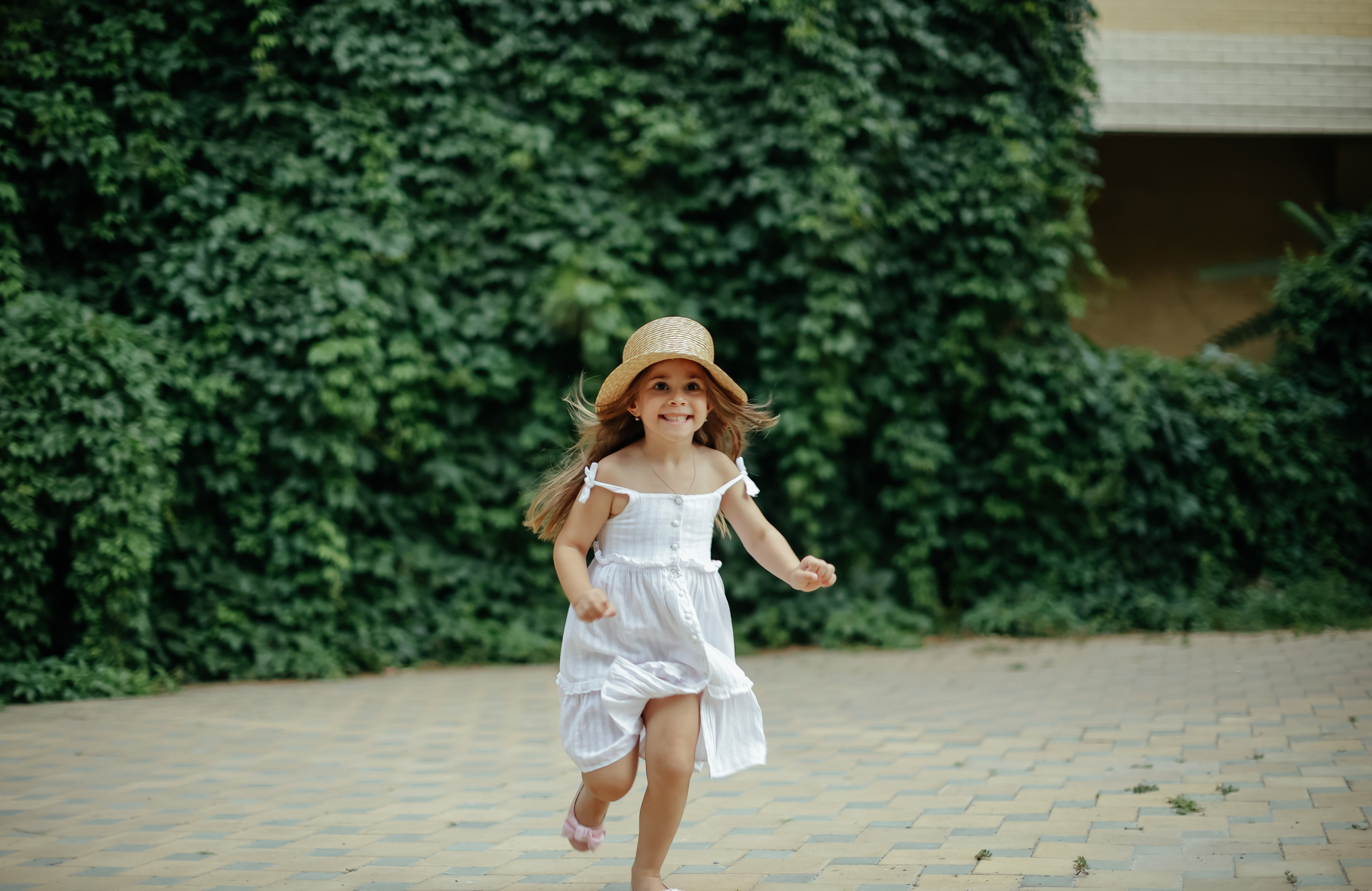 Летняя фотосессия в Ростовском парке. Аделина и Дарина. Omar Shapiev