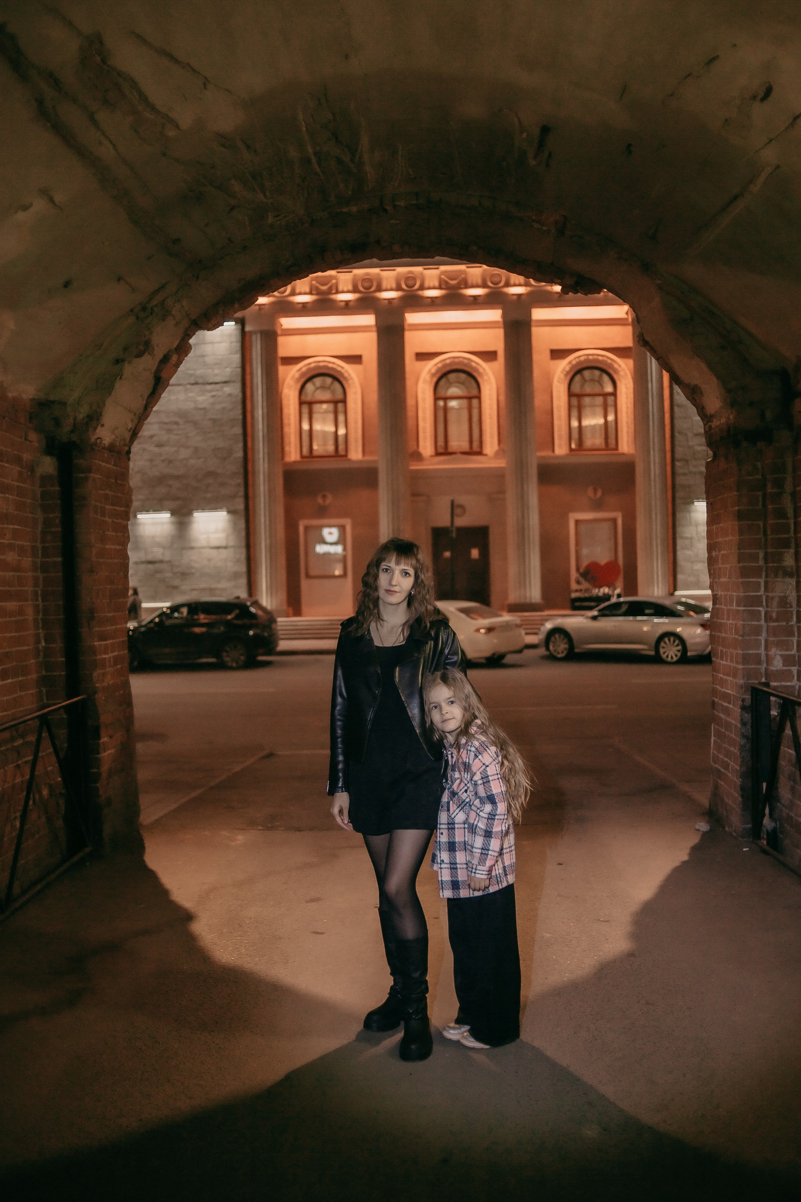 Ирина, Яна, Лера. Вечерняя прогулка. Фотограф Регина Крикунова г. Красноярск