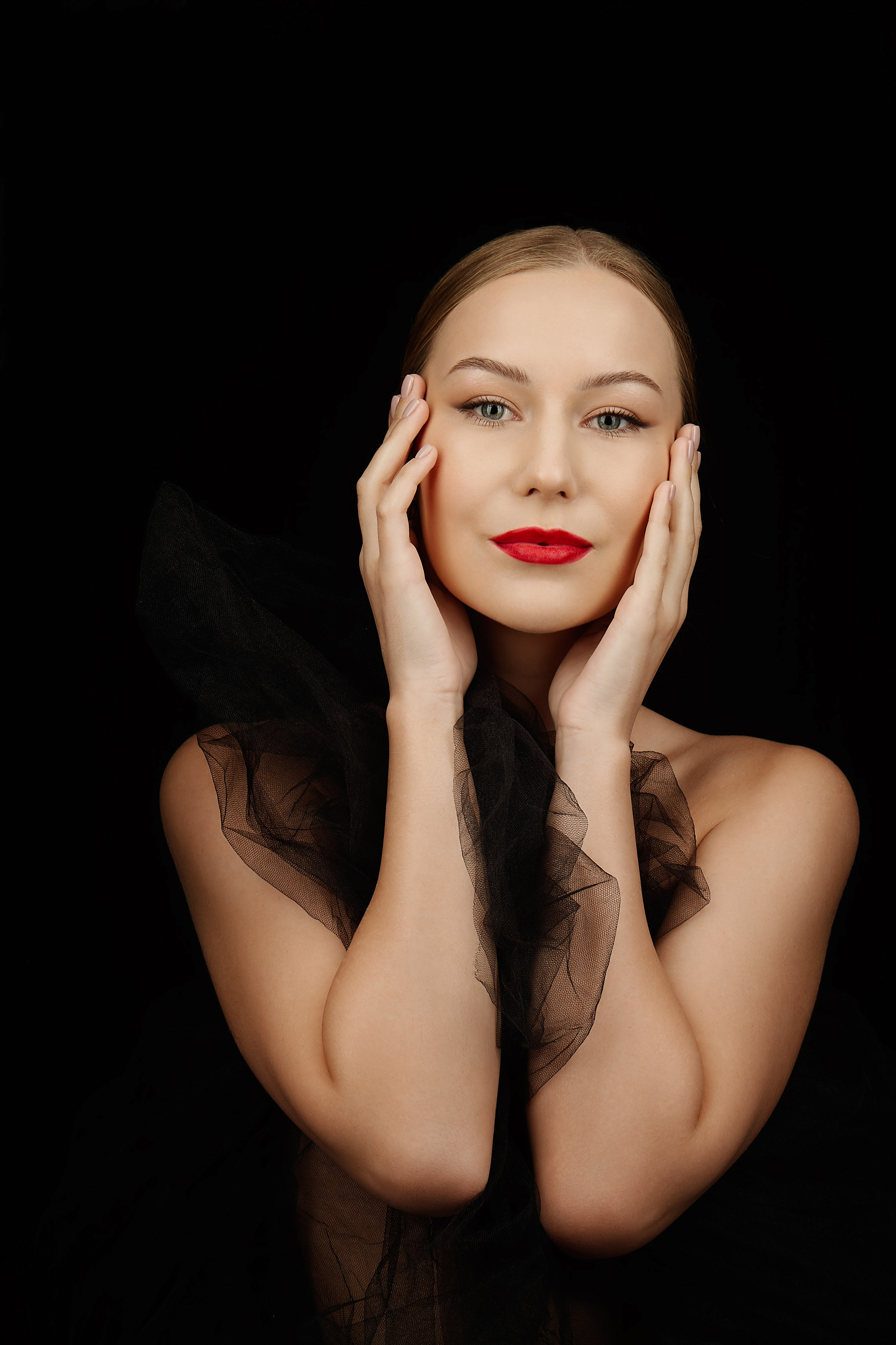 Женский портрет. Главная