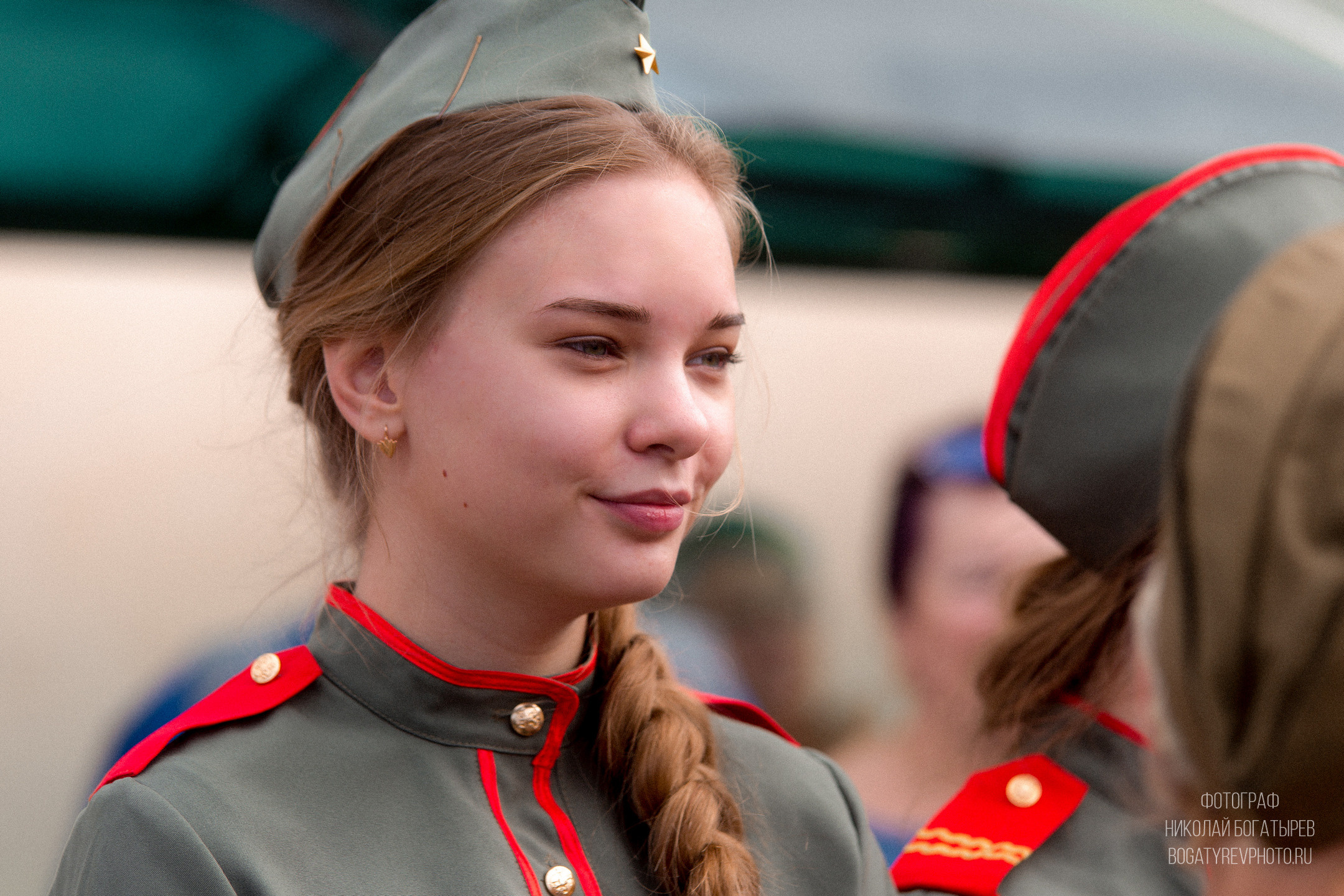 Девушка в пилотке. Прибытие бронепоезда БП-43 на станцию Мценск. 