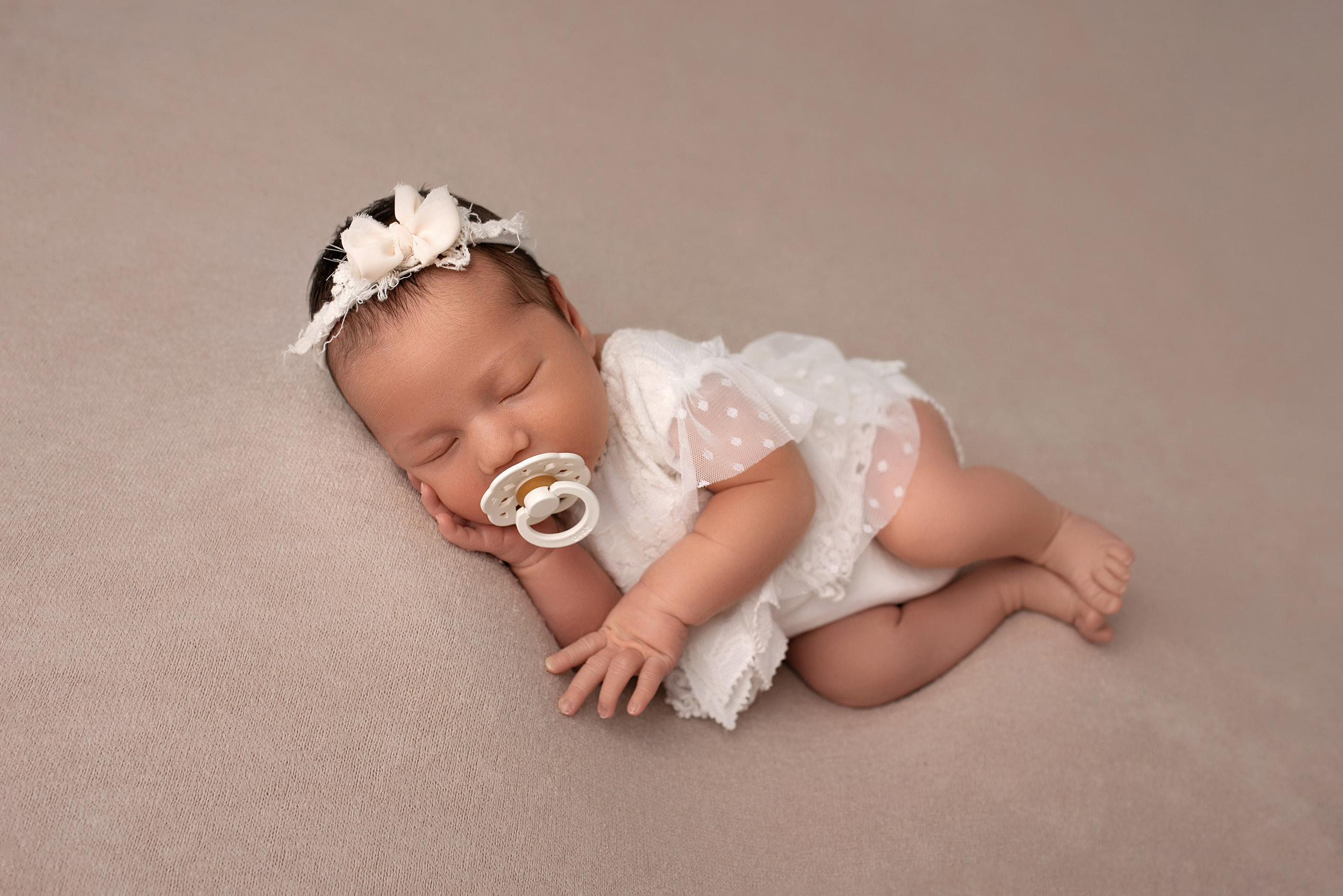 Новорождённые девочки. Детский фотограф новорождённых в Минске Боровик Екатерина