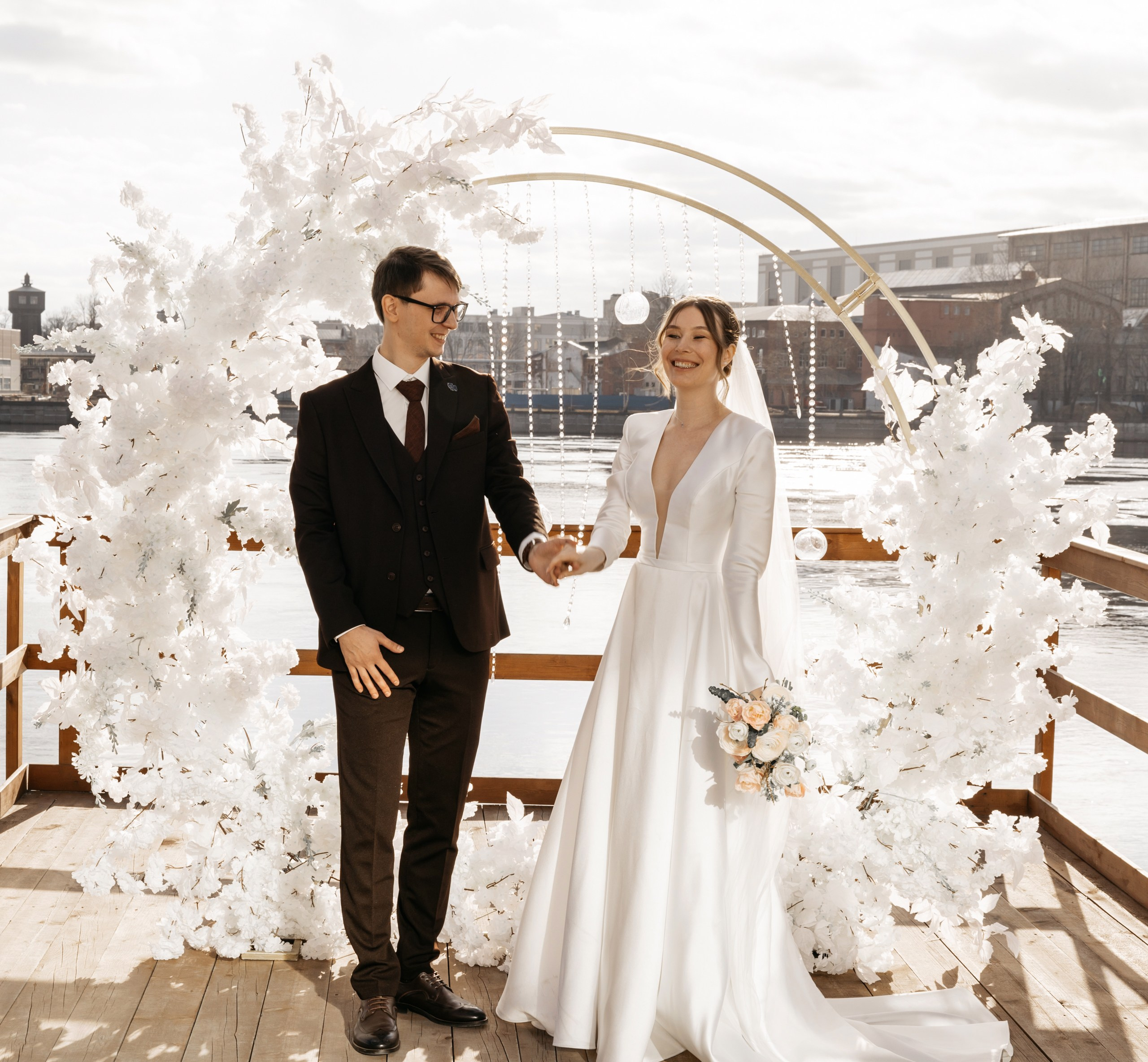 Свадебная фотосессия банкета. Свадебный и Семейный Фотограф в Гатчине и Санкт-Петербурге Виктория