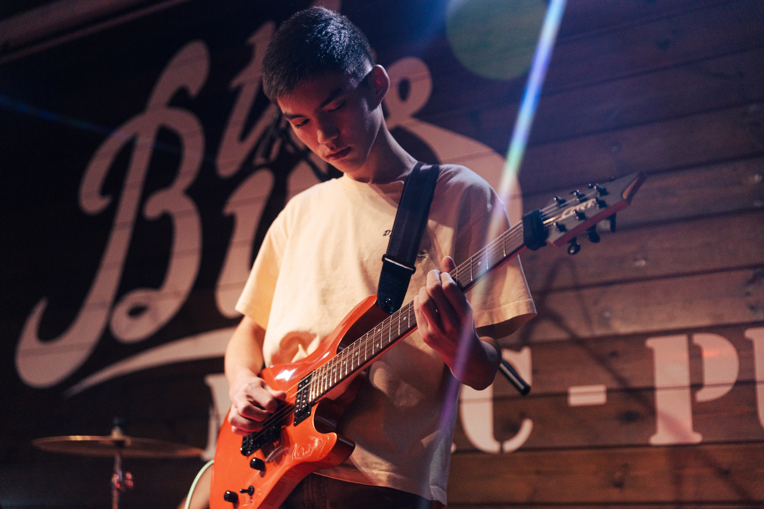 Концерт: «Не школа гитары». Портретный и репортажный фотограф в Астане Роман Григоров