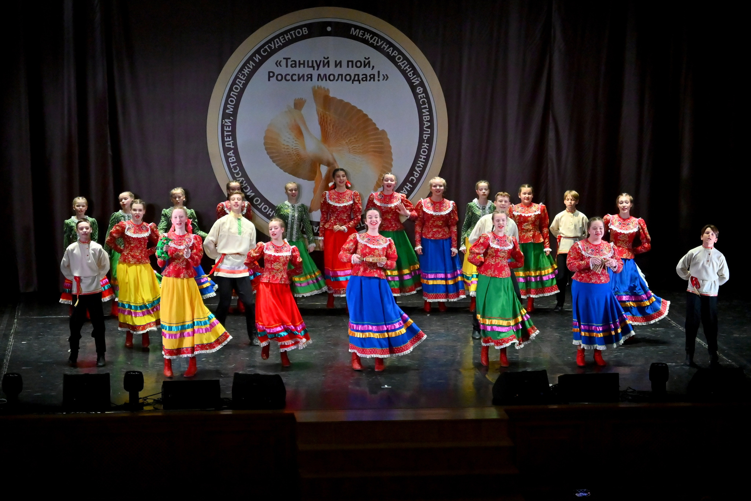Гала-концерт. Танцуй и пой, Россия Молодая! 22.04.2024. Профессиональный фотограф в Москве Алёна Котова