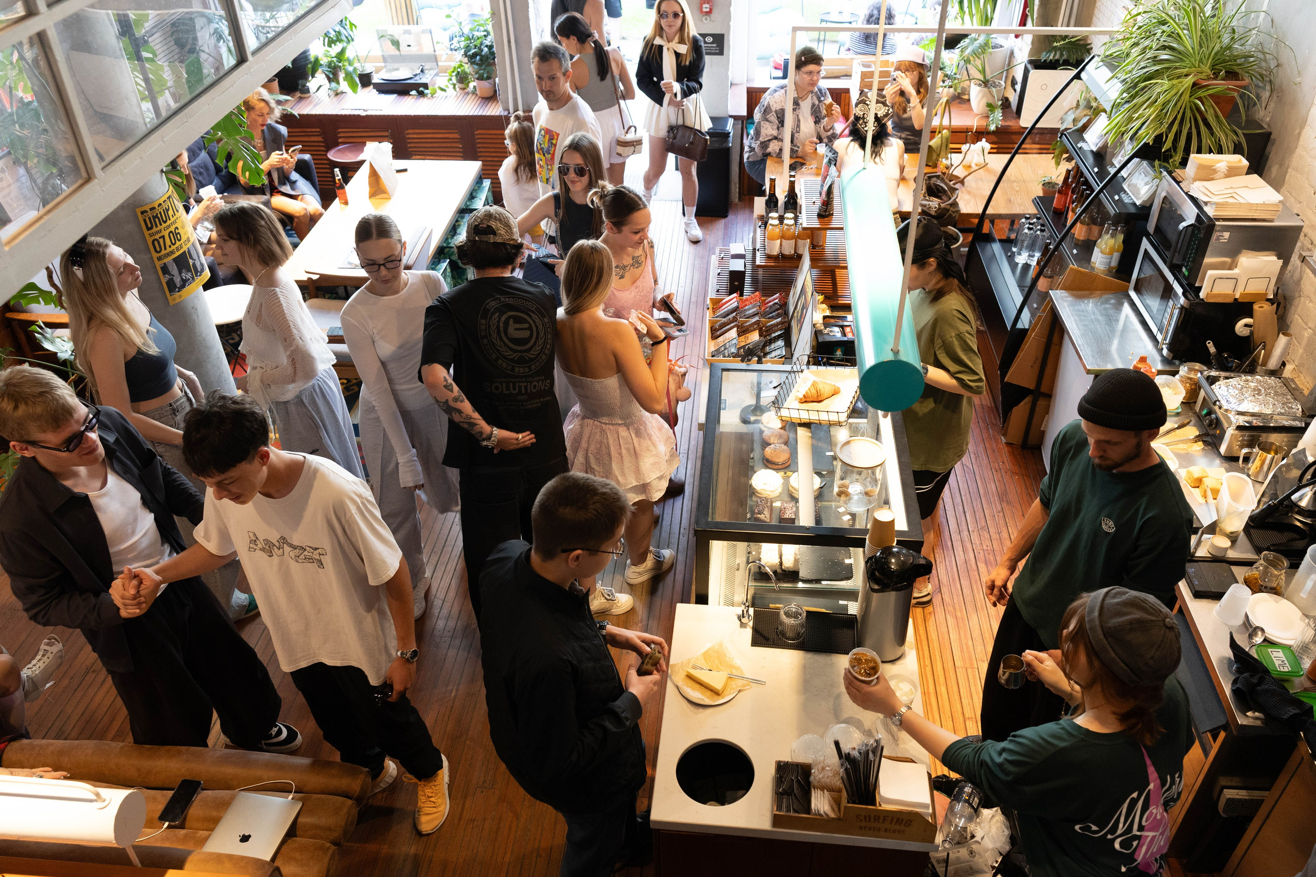 Утренняя вечеринка в Surf